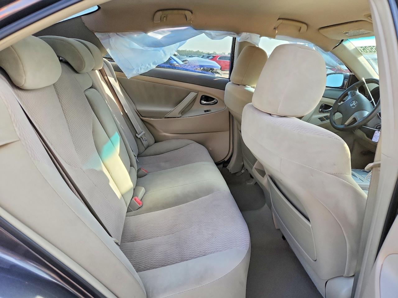 2010 Toyota Camry Le Gray vin: 4T4BF3EK7AR004562