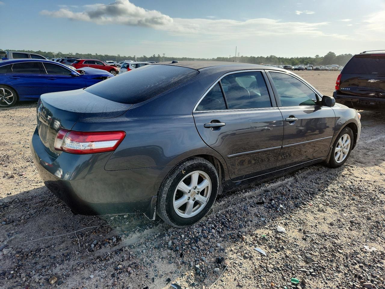 2010 Toyota Camry Le Gray vin: 4T4BF3EK7AR004562
