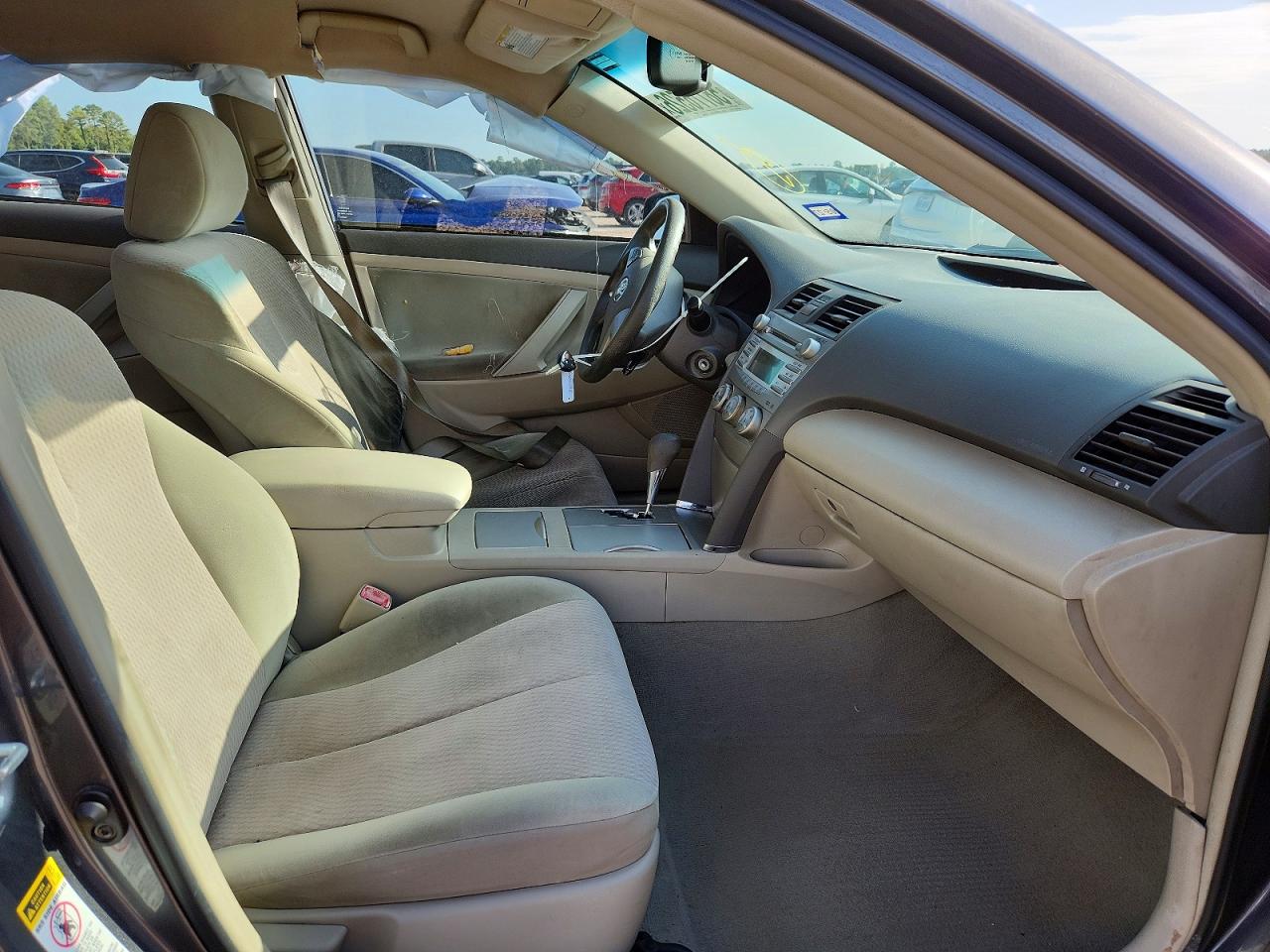 2010 Toyota Camry Le Gray vin: 4T4BF3EK7AR004562