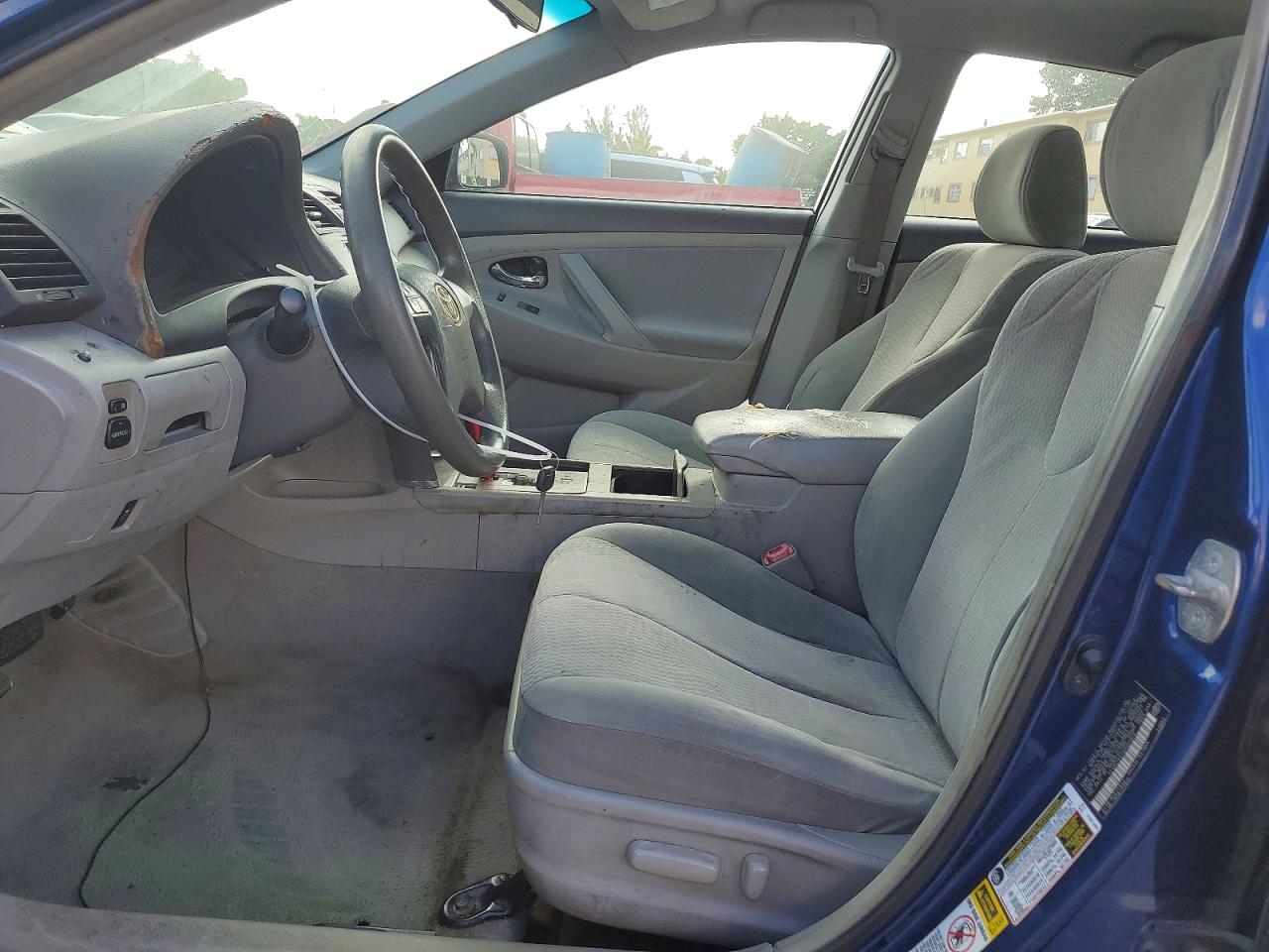 2010 Toyota Camry Le Blue vin: 4T4BF3EK7AR005078