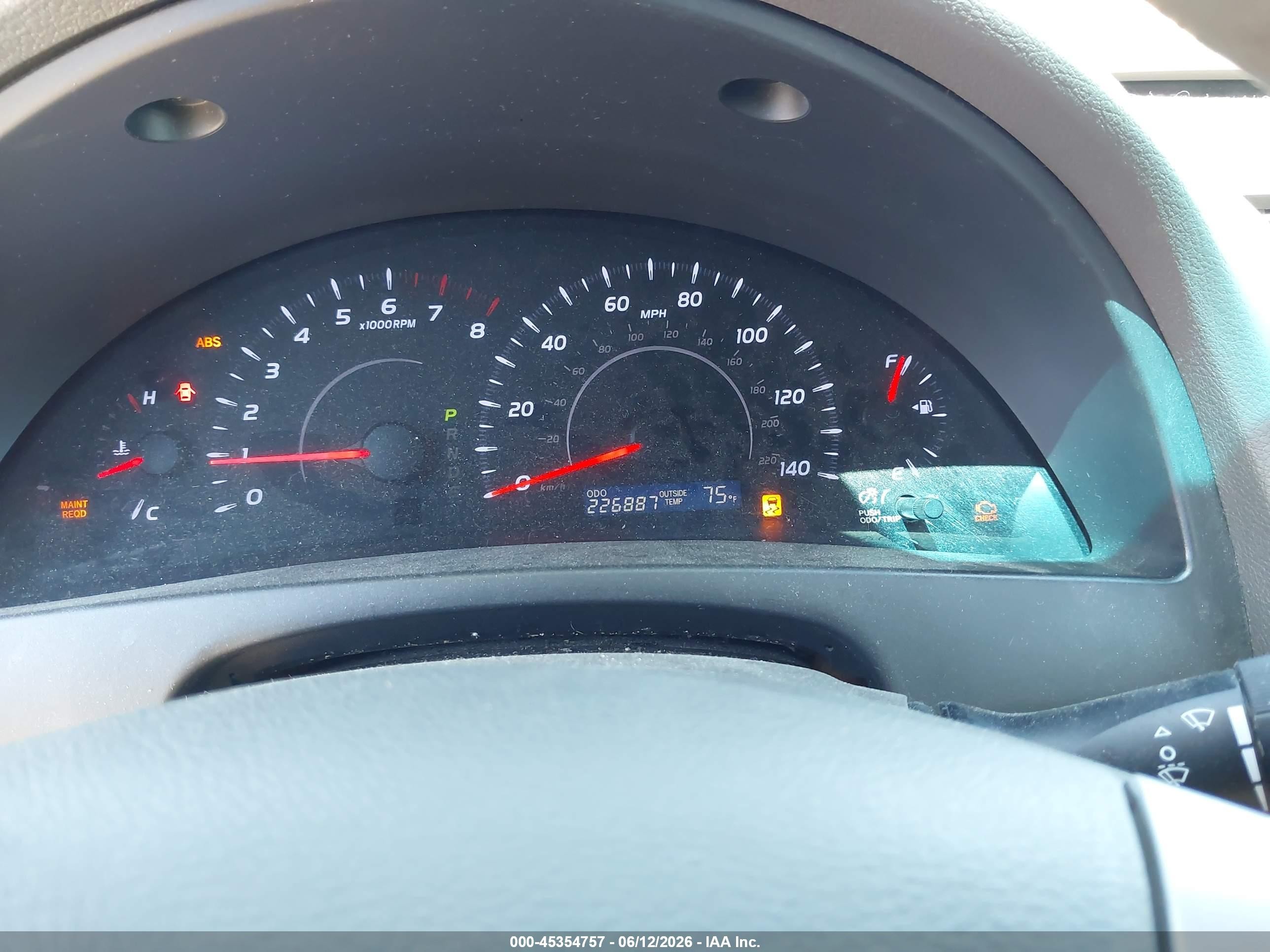 2010 Toyota Camry Le Green vin: 4T4BF3EK7AR013407