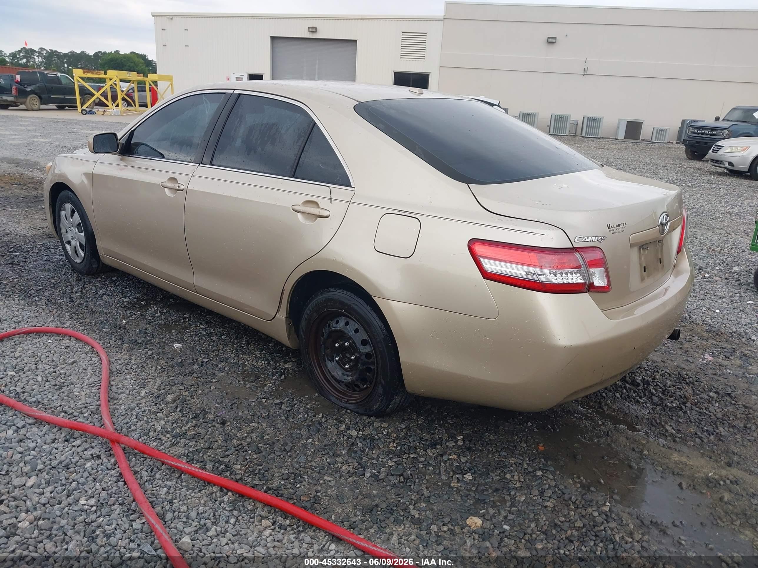 2010 Toyota Camry Le Champagne vin: 4T4BF3EK7AR013519
