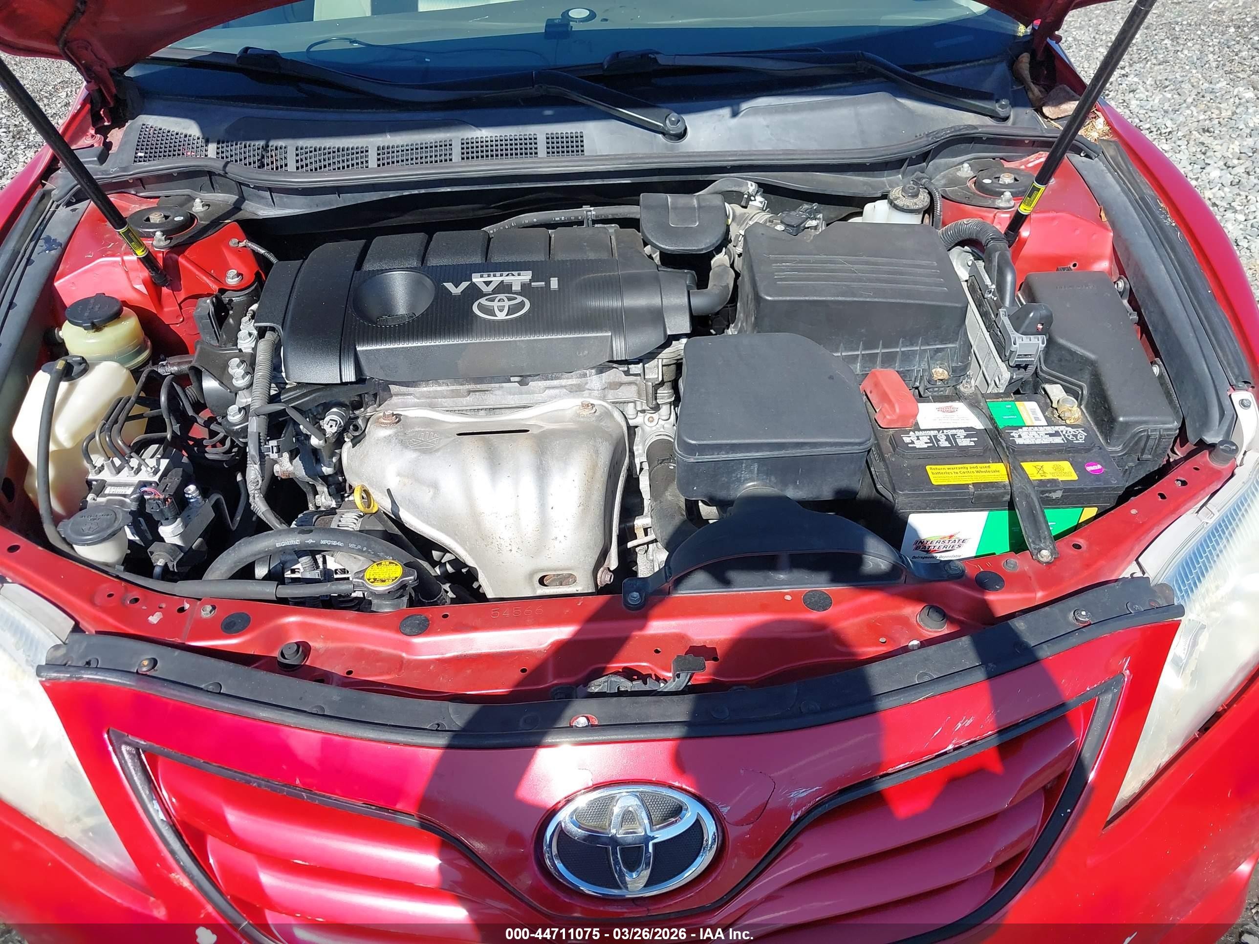 2010 Toyota Camry Le Red vin: 4T4BF3EK7AR016551