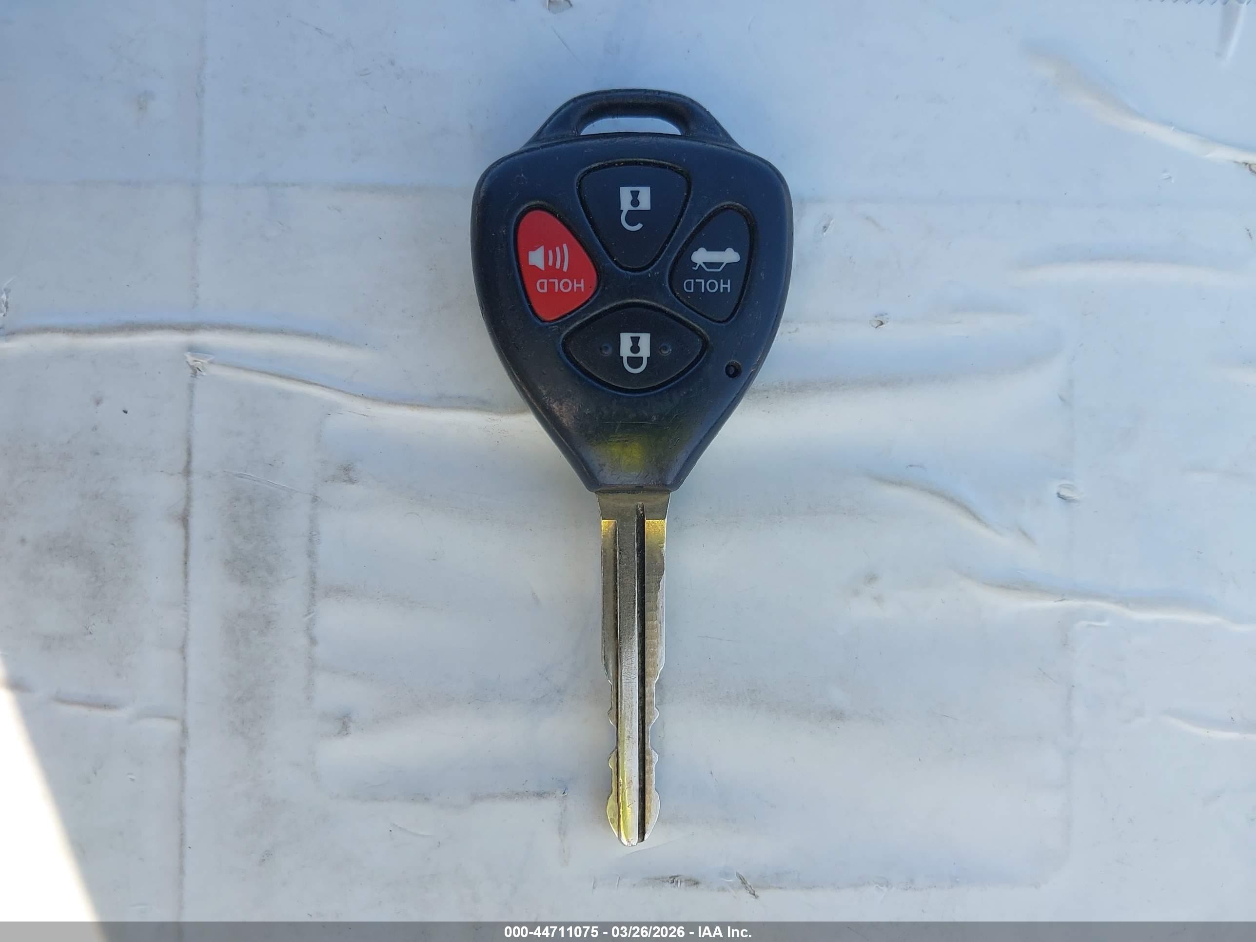 2010 Toyota Camry Le Red vin: 4T4BF3EK7AR016551