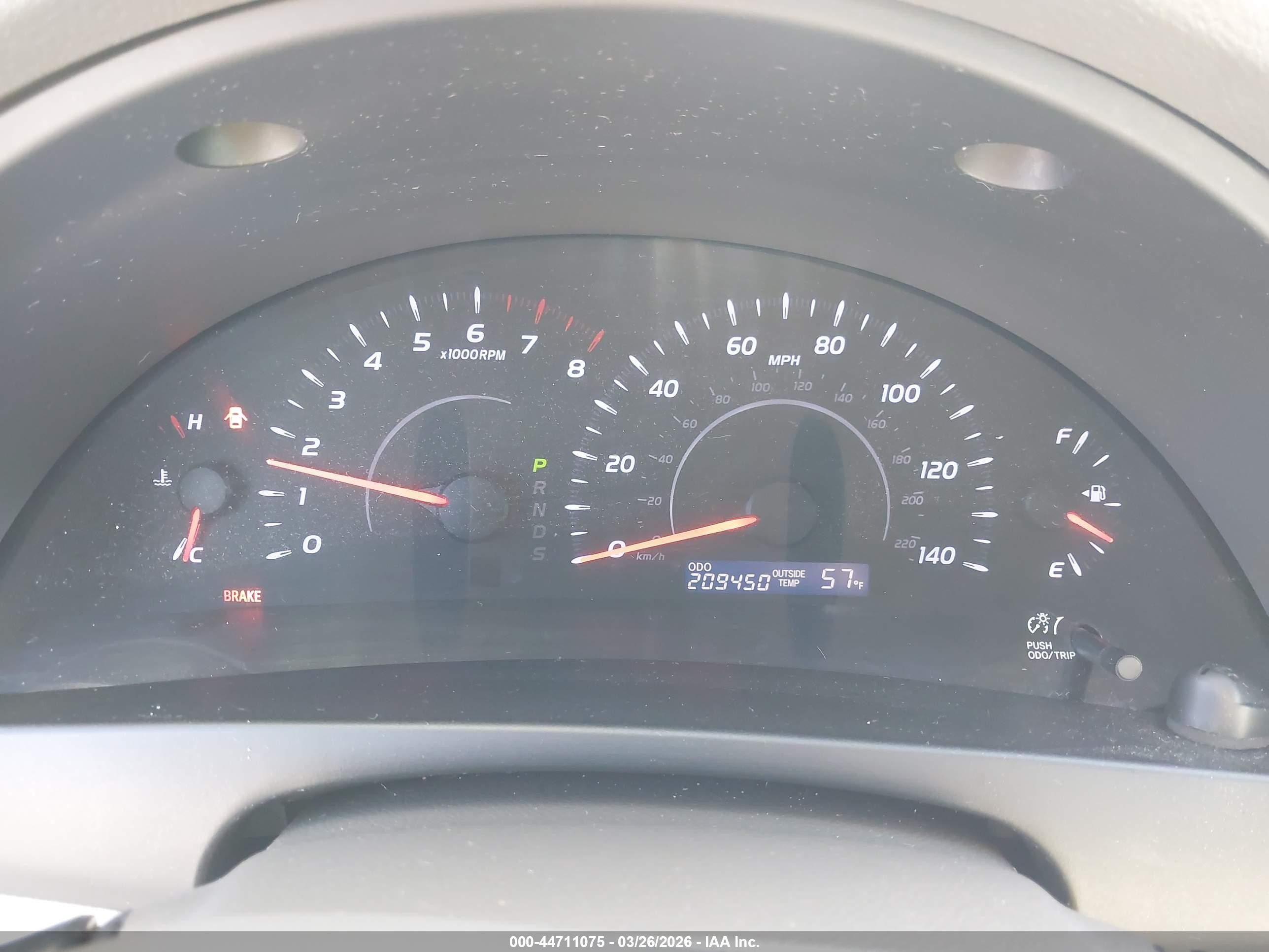 2010 Toyota Camry Le Red vin: 4T4BF3EK7AR016551
