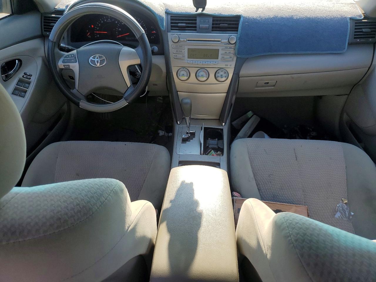 2010 Toyota Camry Le Silver vin: 4T4BF3EK7AR022463
