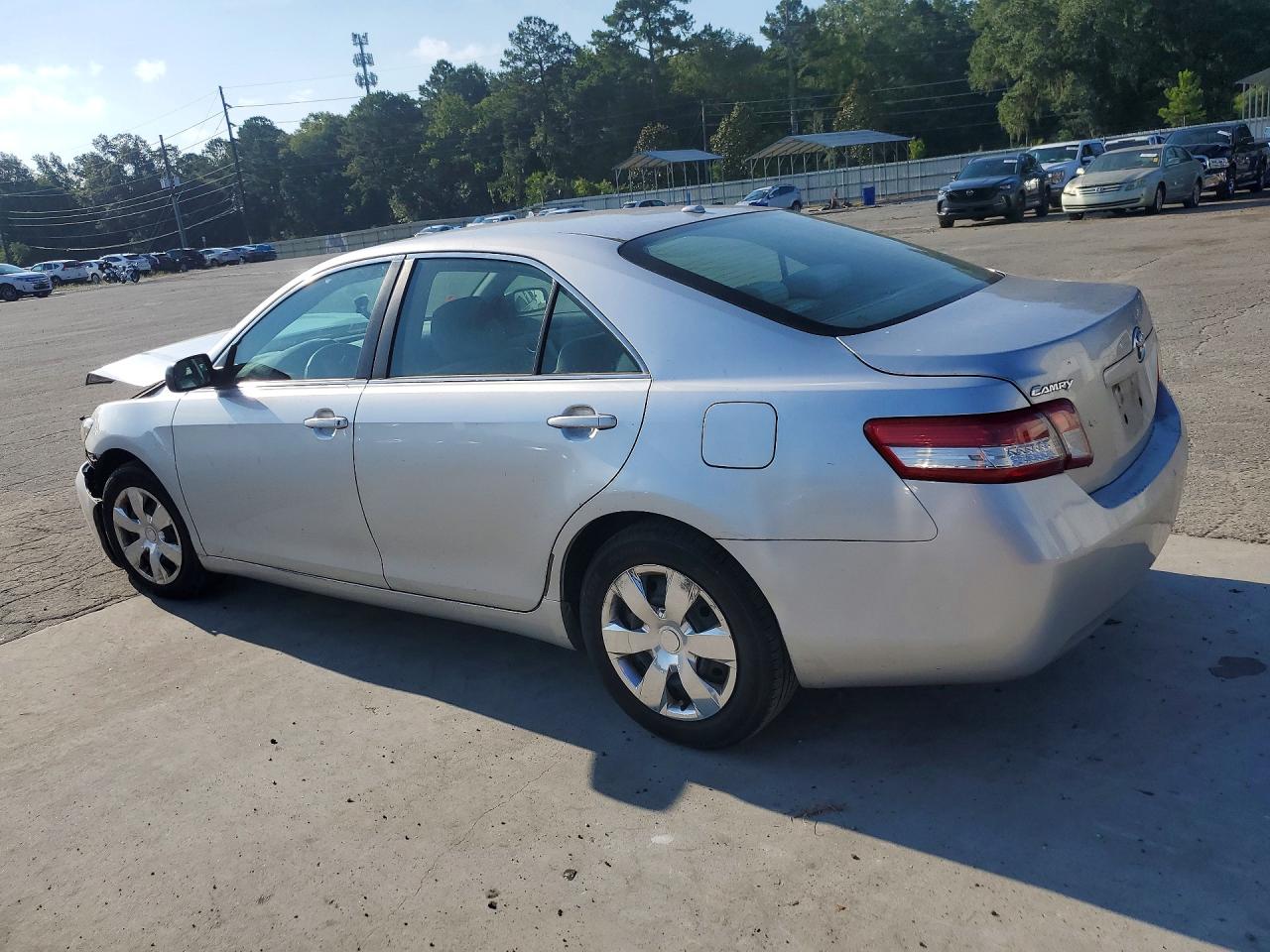2010 Toyota Camry Le Silver vin: 4T4BF3EK7AR022463