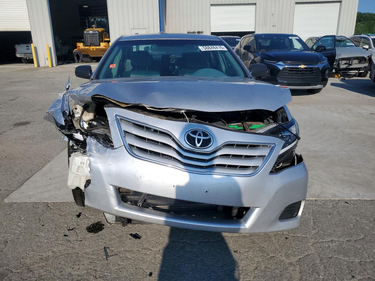 2010 Toyota Camry Le Silver vin: 4T4BF3EK7AR022463