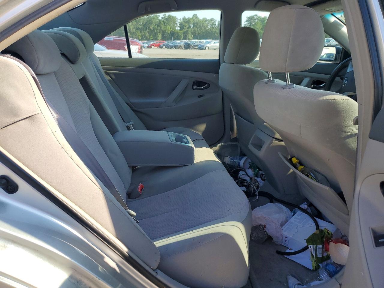 2010 Toyota Camry Le Silver vin: 4T4BF3EK7AR022463