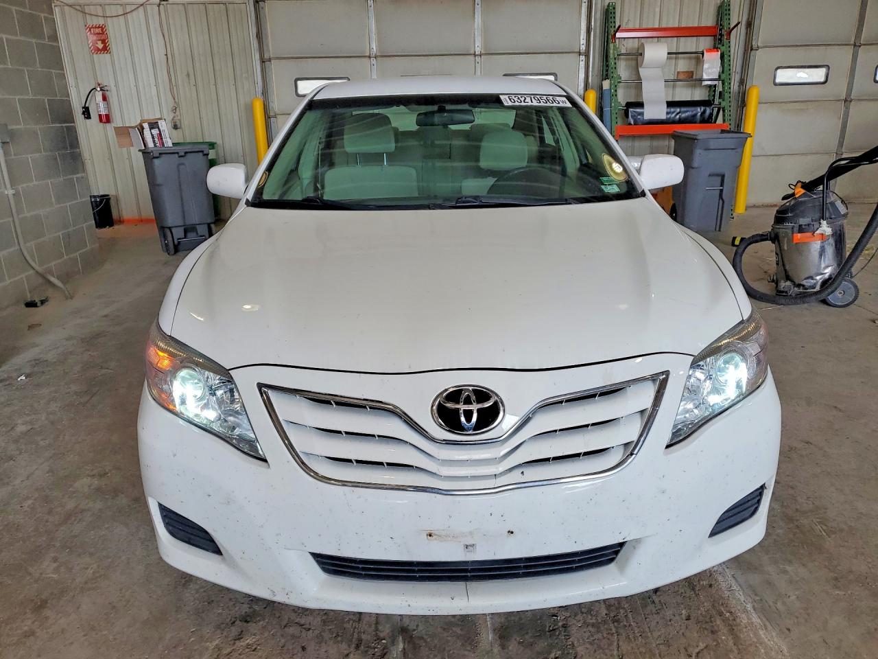 2010 Toyota Camry Le White vin: 4T4BF3EK7AR027856