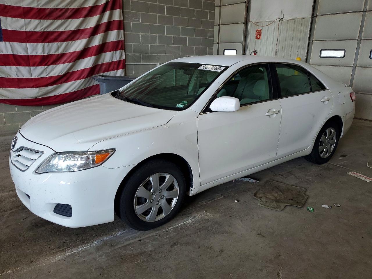 2010 Toyota Camry Le White vin: 4T4BF3EK7AR027856