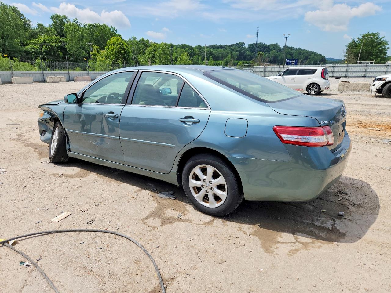 2010 Toyota Camry Le Green vin: 4T4BF3EK7AR043331