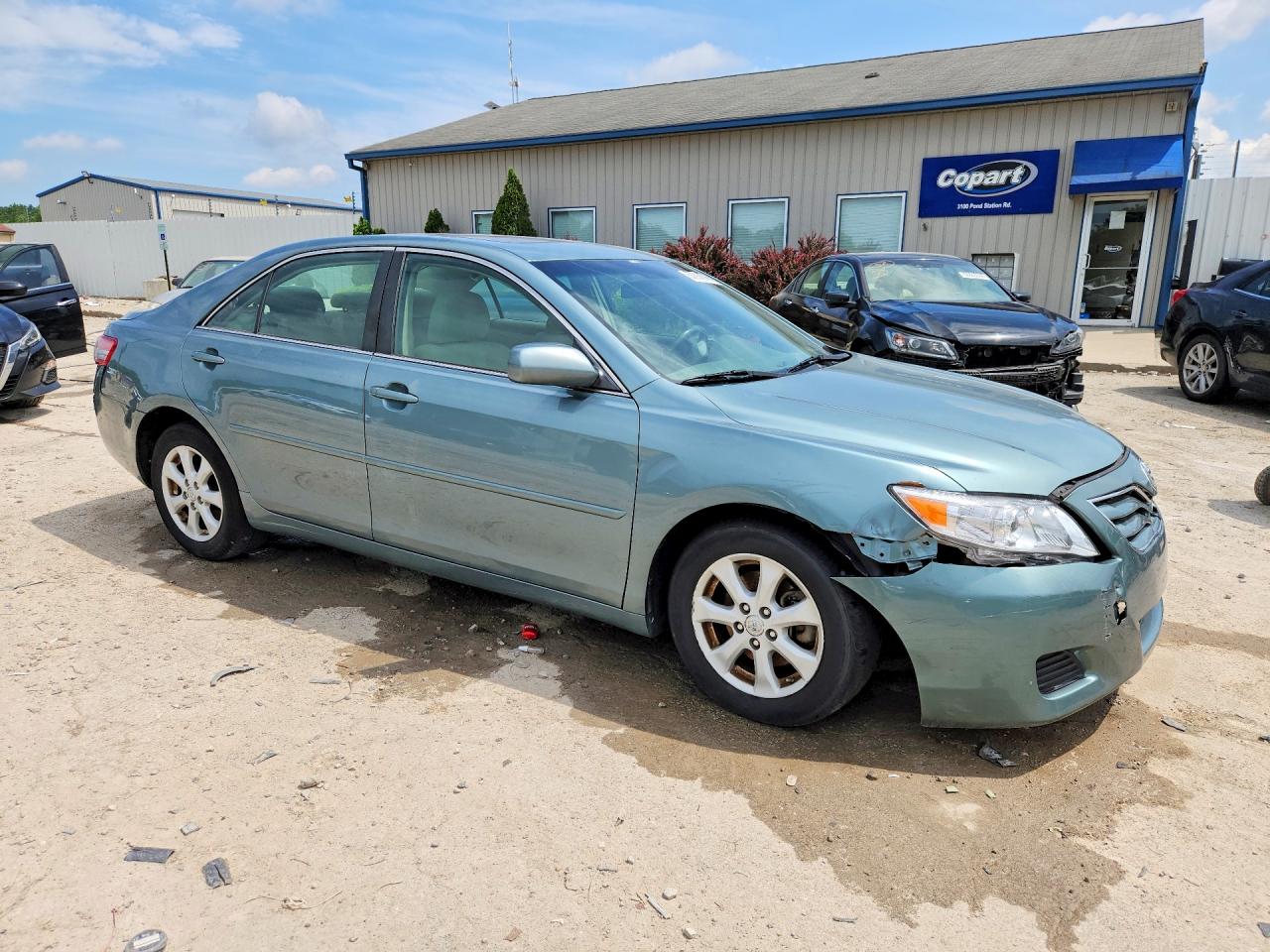 2010 Toyota Camry Le Green vin: 4T4BF3EK7AR043331