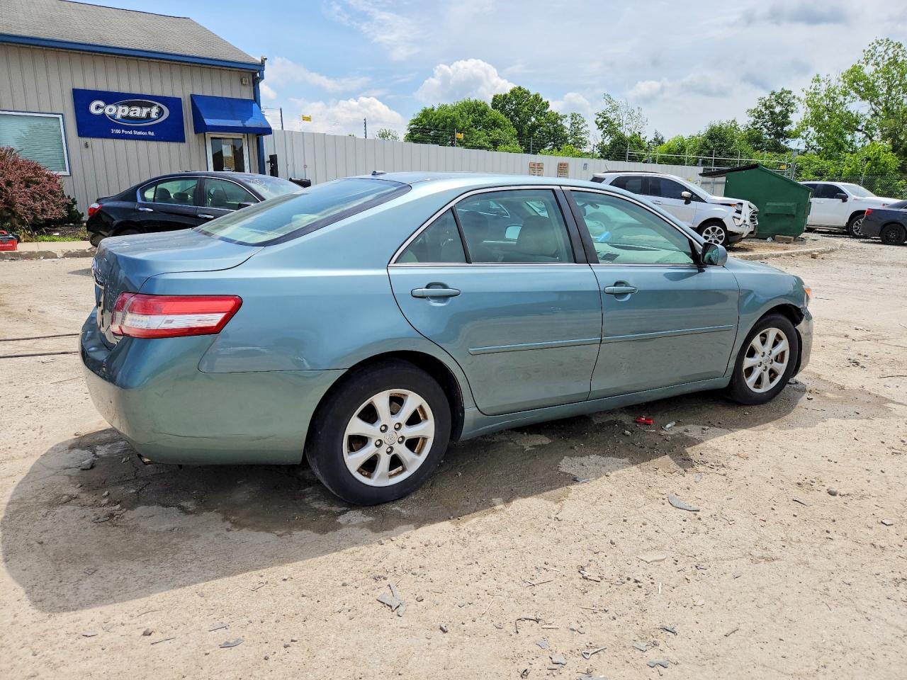 2010 Toyota Camry Le Green vin: 4T4BF3EK7AR043331