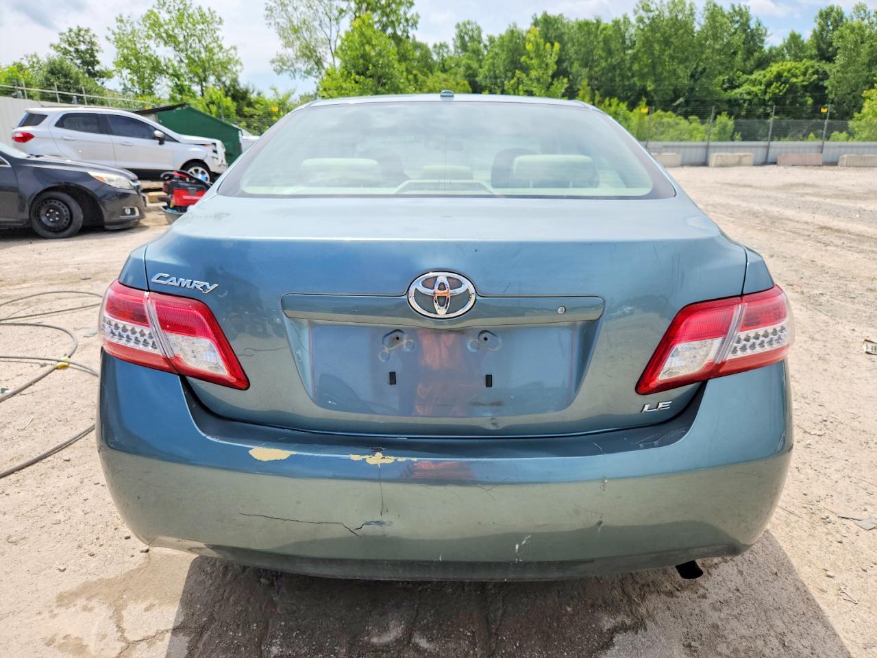 2010 Toyota Camry Le Green vin: 4T4BF3EK7AR043331