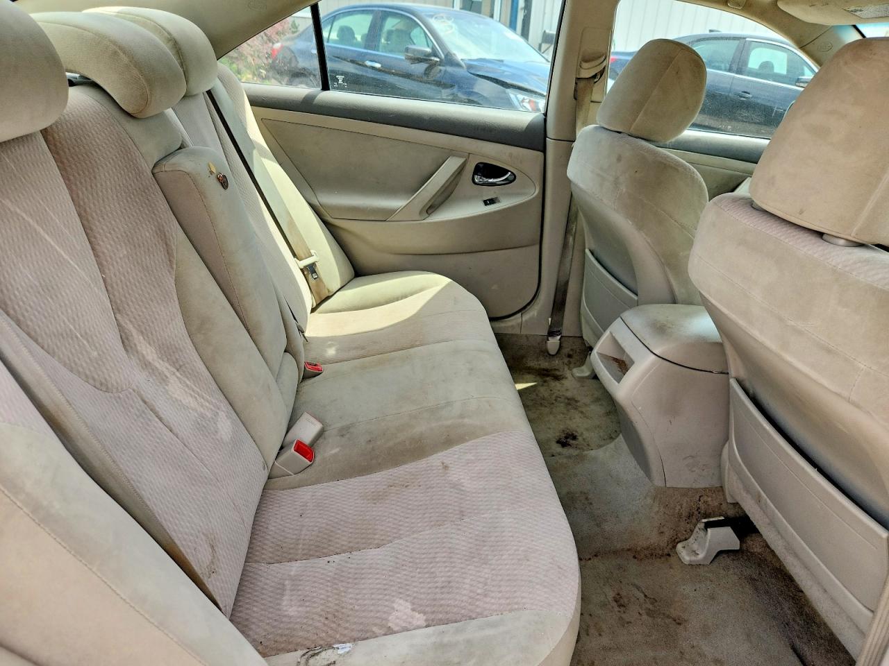 2010 Toyota Camry Le Green vin: 4T4BF3EK7AR043331