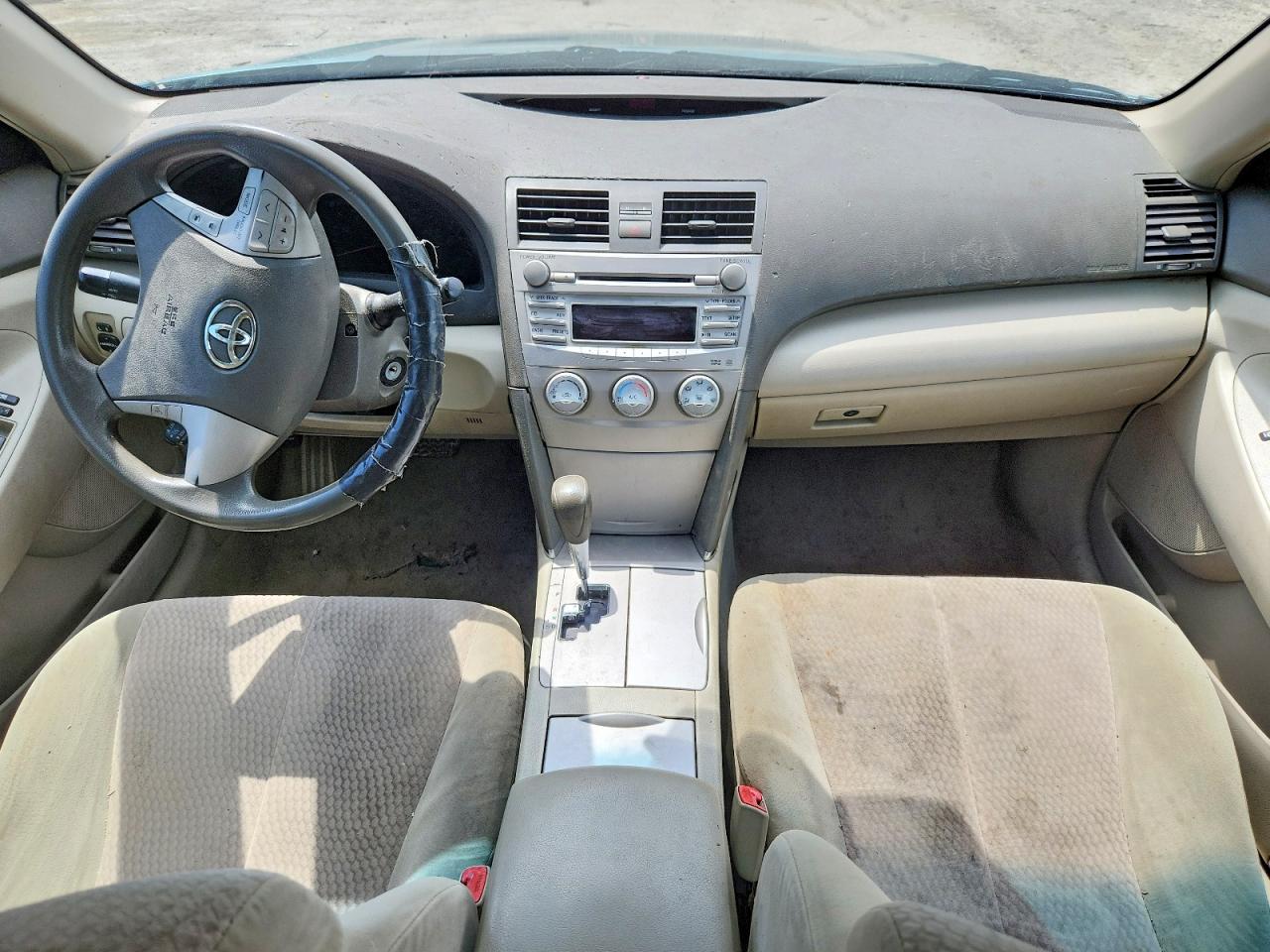 2010 Toyota Camry Le Green vin: 4T4BF3EK7AR043331
