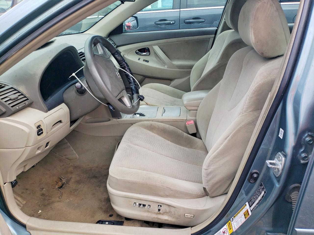 2010 Toyota Camry Le Green vin: 4T4BF3EK7AR043331