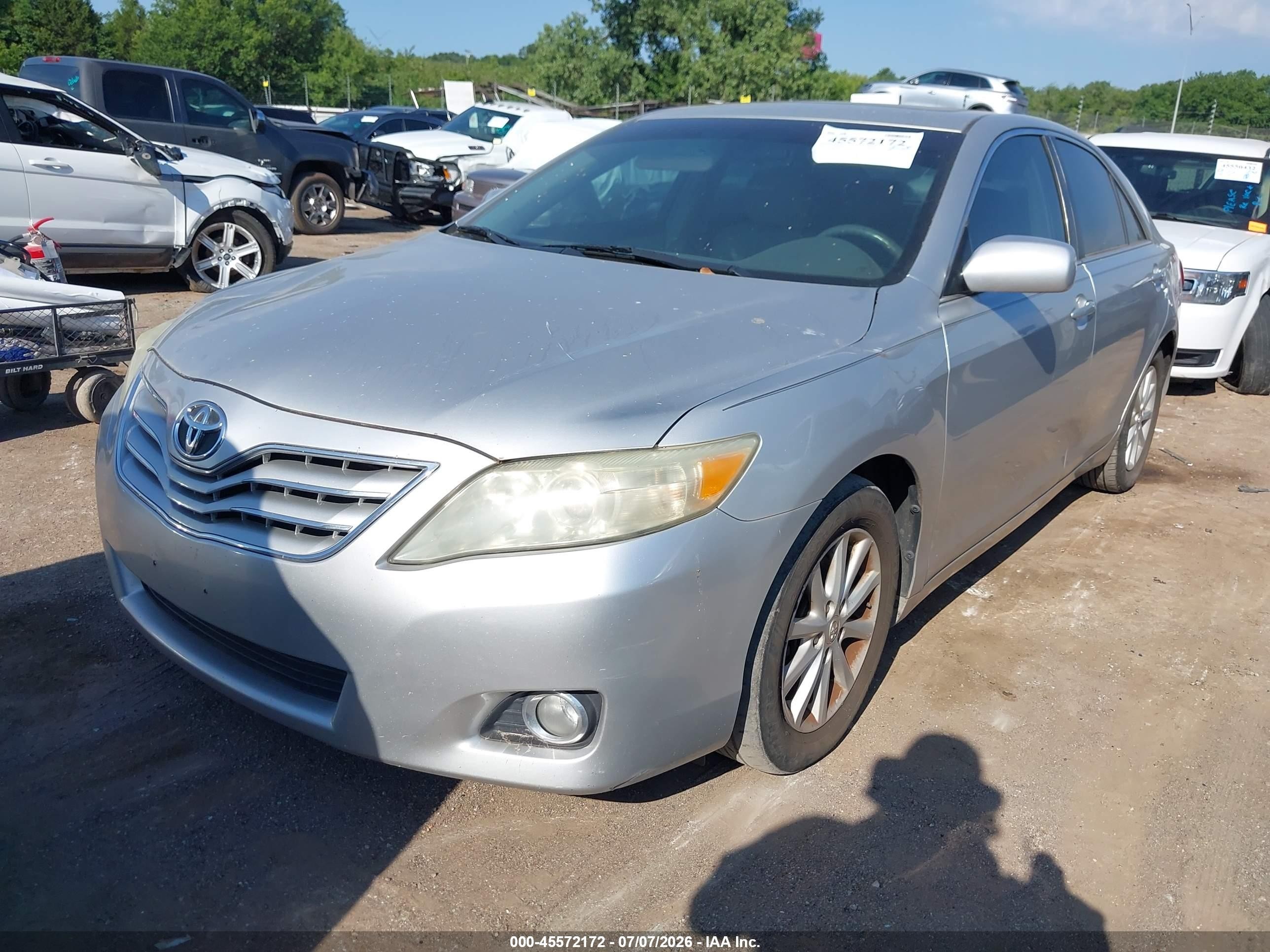 2010 Toyota Camry Xle Серебряный vin: 4T4BF3EK7AR049520