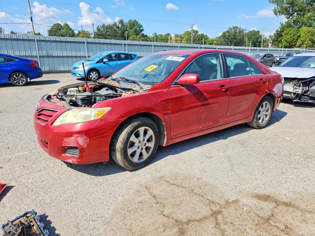 2010 Toyota Camry Le Red vin: 4T4BF3EK7AR056841