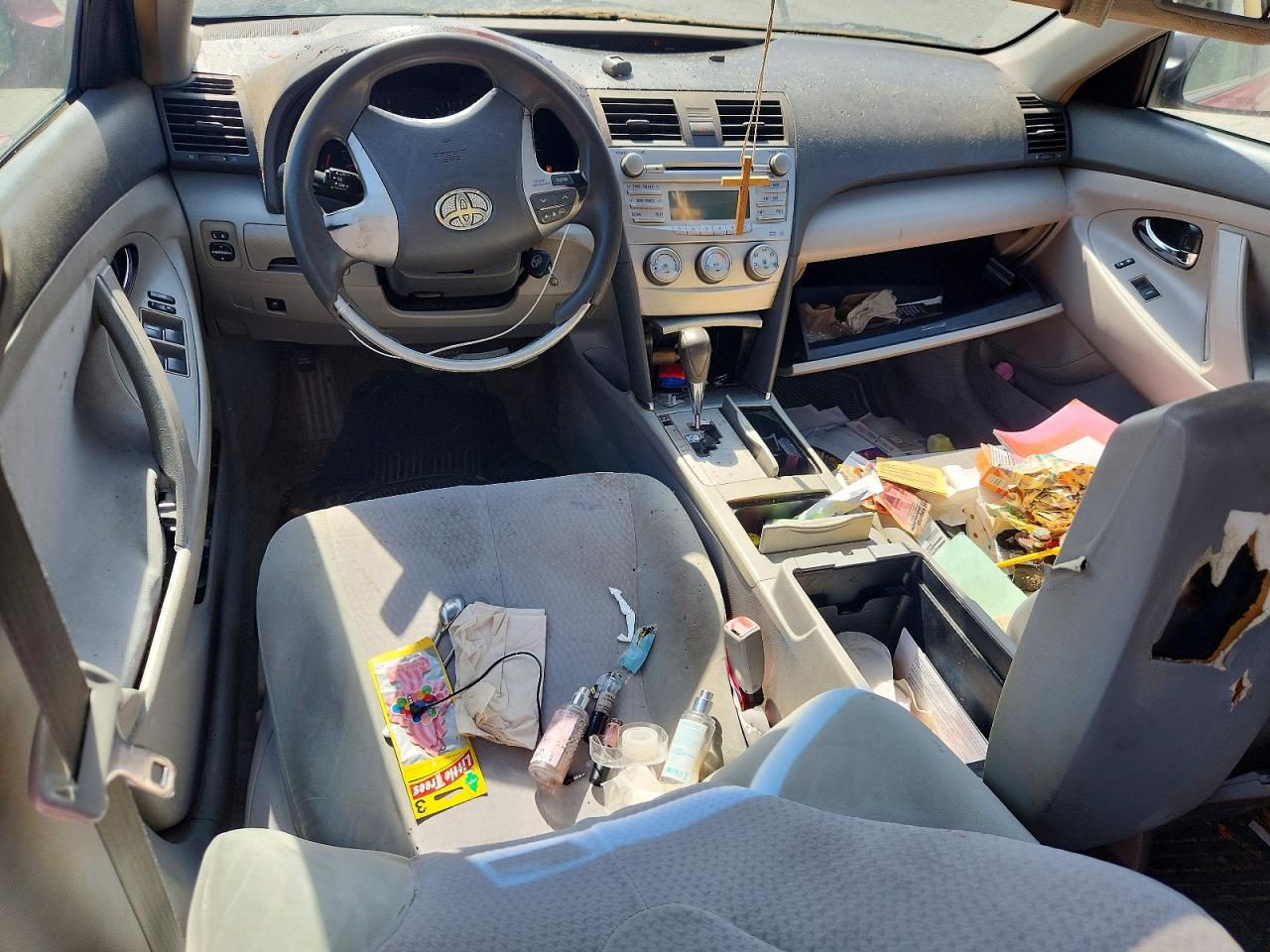 2010 Toyota Camry Le Red vin: 4T4BF3EK7AR056841