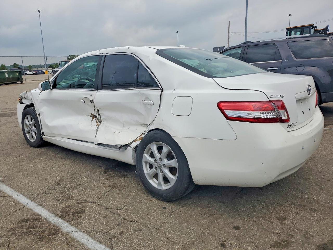 2010 Toyota Camry Le White vin: 4T4BF3EK7AR058248