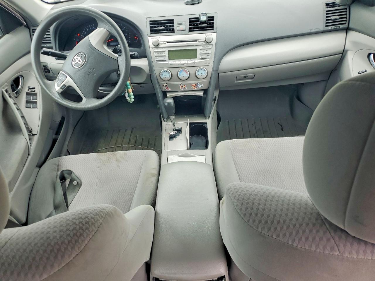 2010 Toyota Camry Le White vin: 4T4BF3EK7AR058248