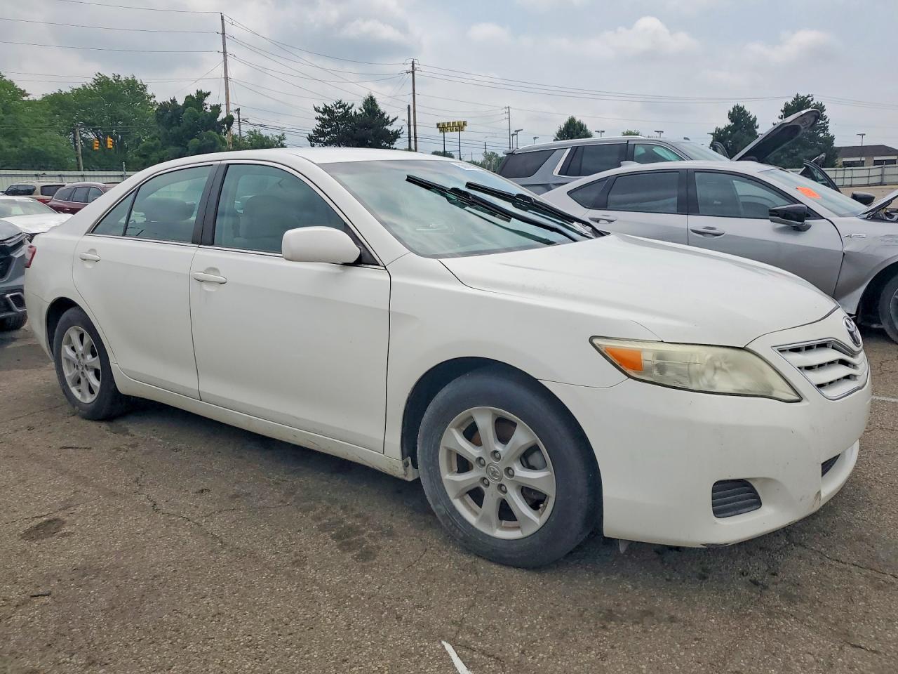 2010 Toyota Camry Le White vin: 4T4BF3EK7AR058248