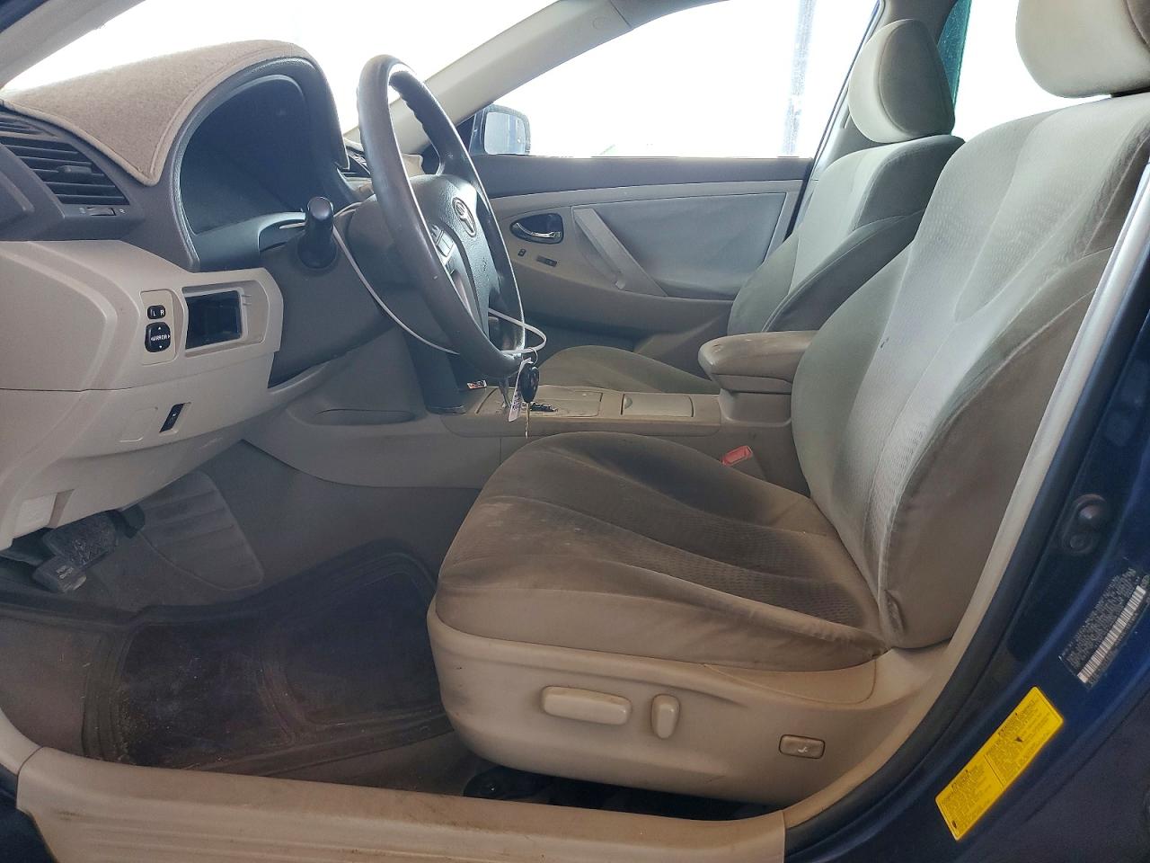 2010 Toyota Camry Le Blue vin: 4T4BF3EK7AR061358