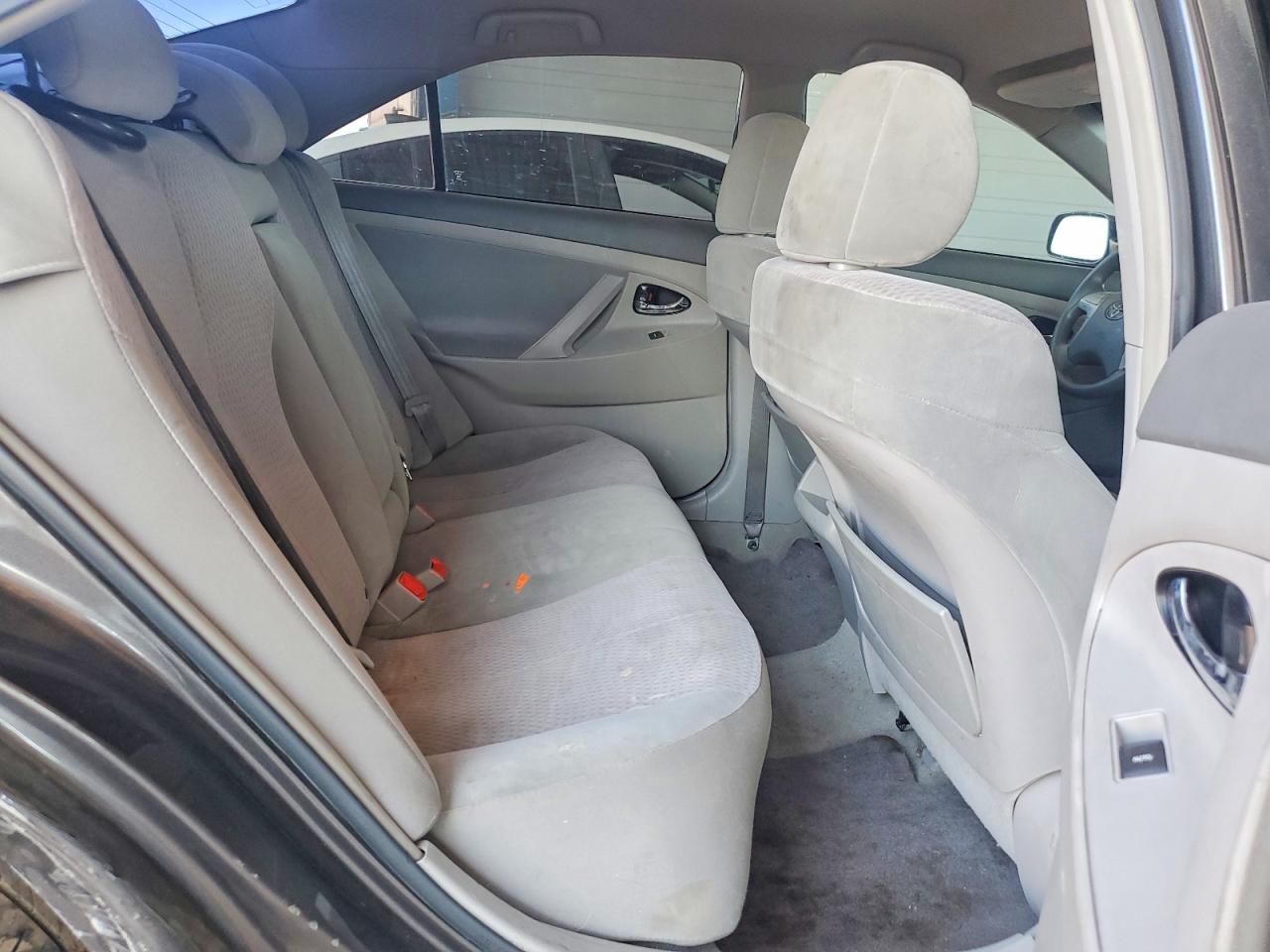 2010 Toyota Camry Le Серый vin: 4T4BF3EK7AR069783