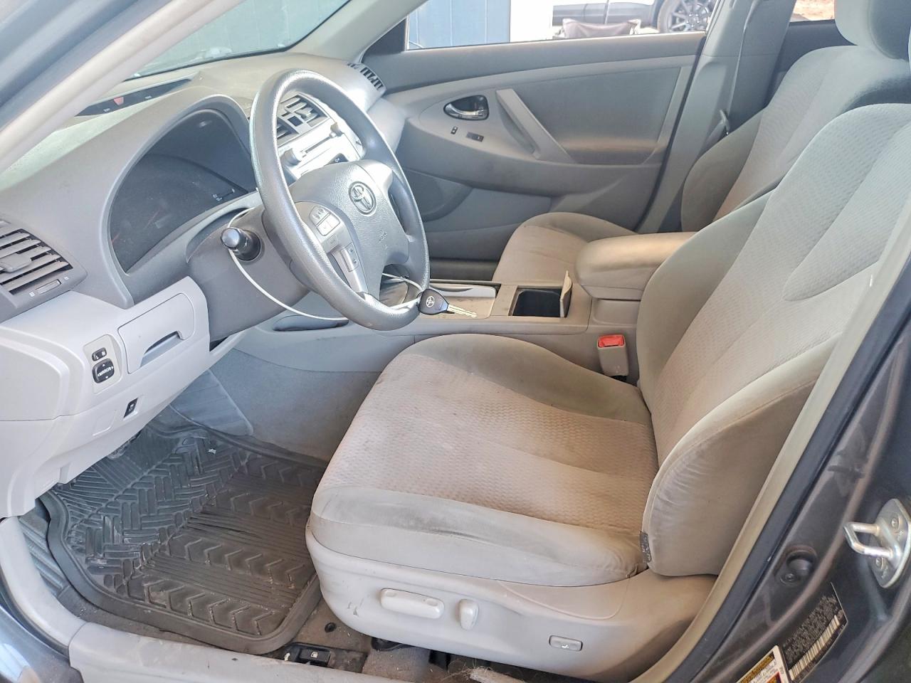 2010 Toyota Camry Le Серый vin: 4T4BF3EK7AR069783
