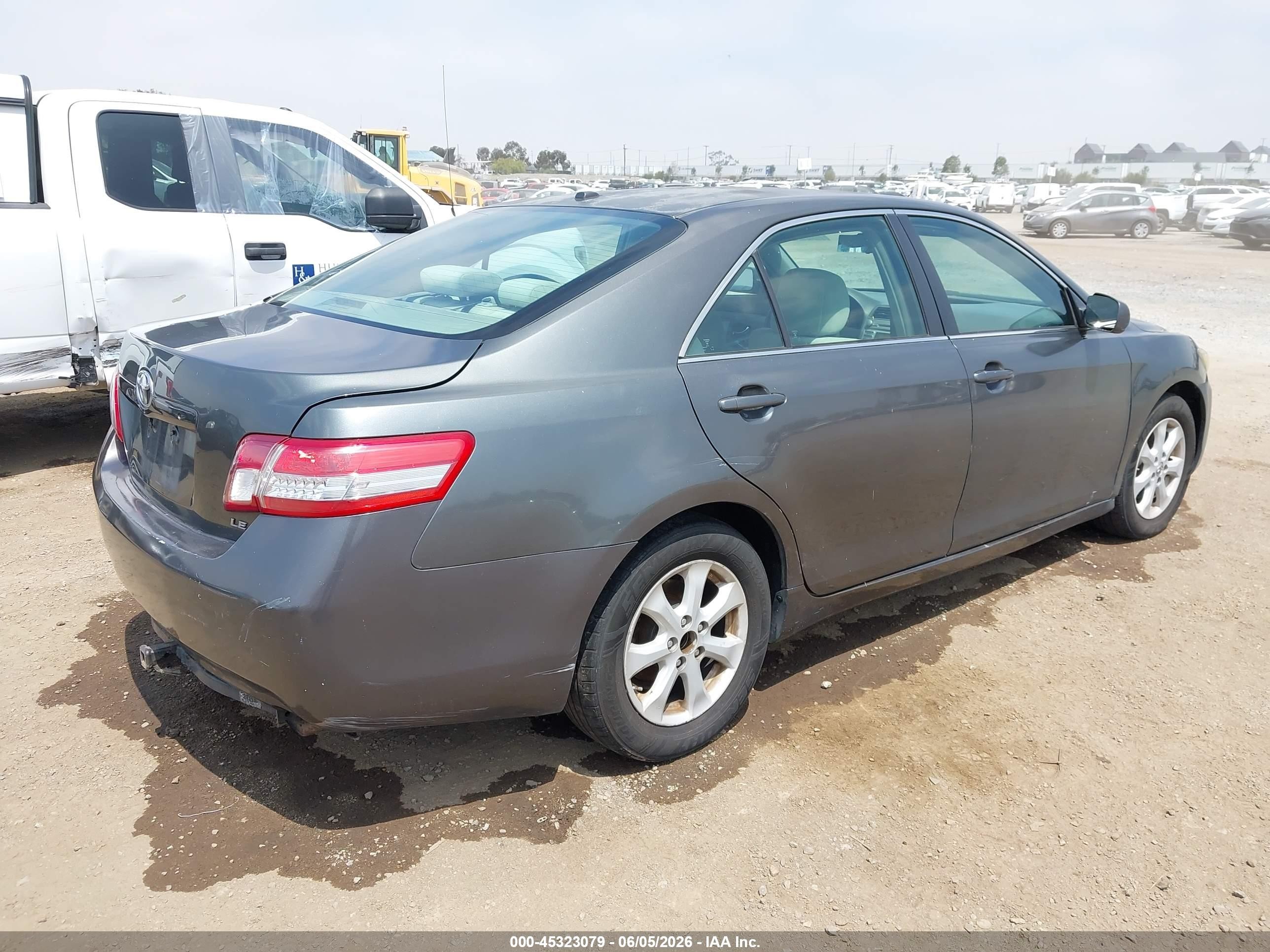 2010 Toyota Camry Le Gray vin: 4T4BF3EK7AR074627