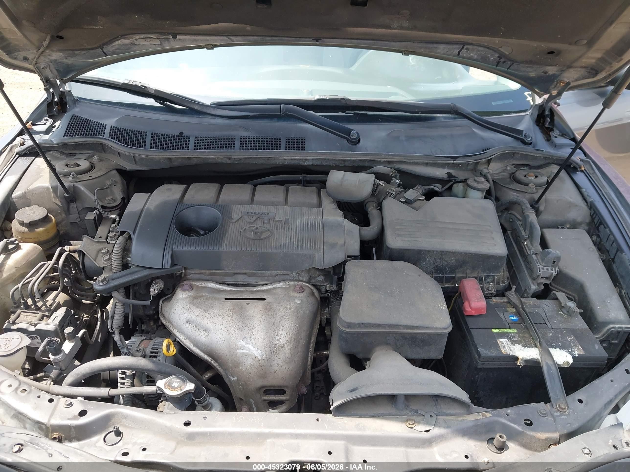 2010 Toyota Camry Le Gray vin: 4T4BF3EK7AR074627