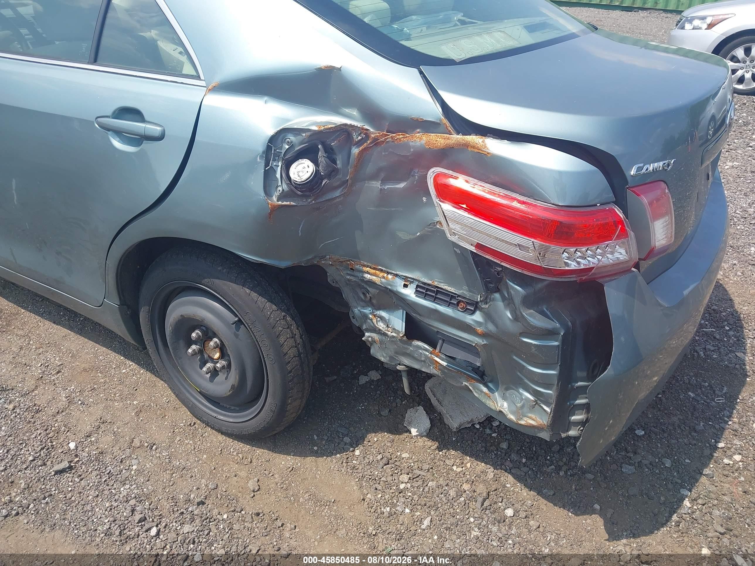 2010 Toyota Camry Le Blue vin: 4T4BF3EK7AR076409