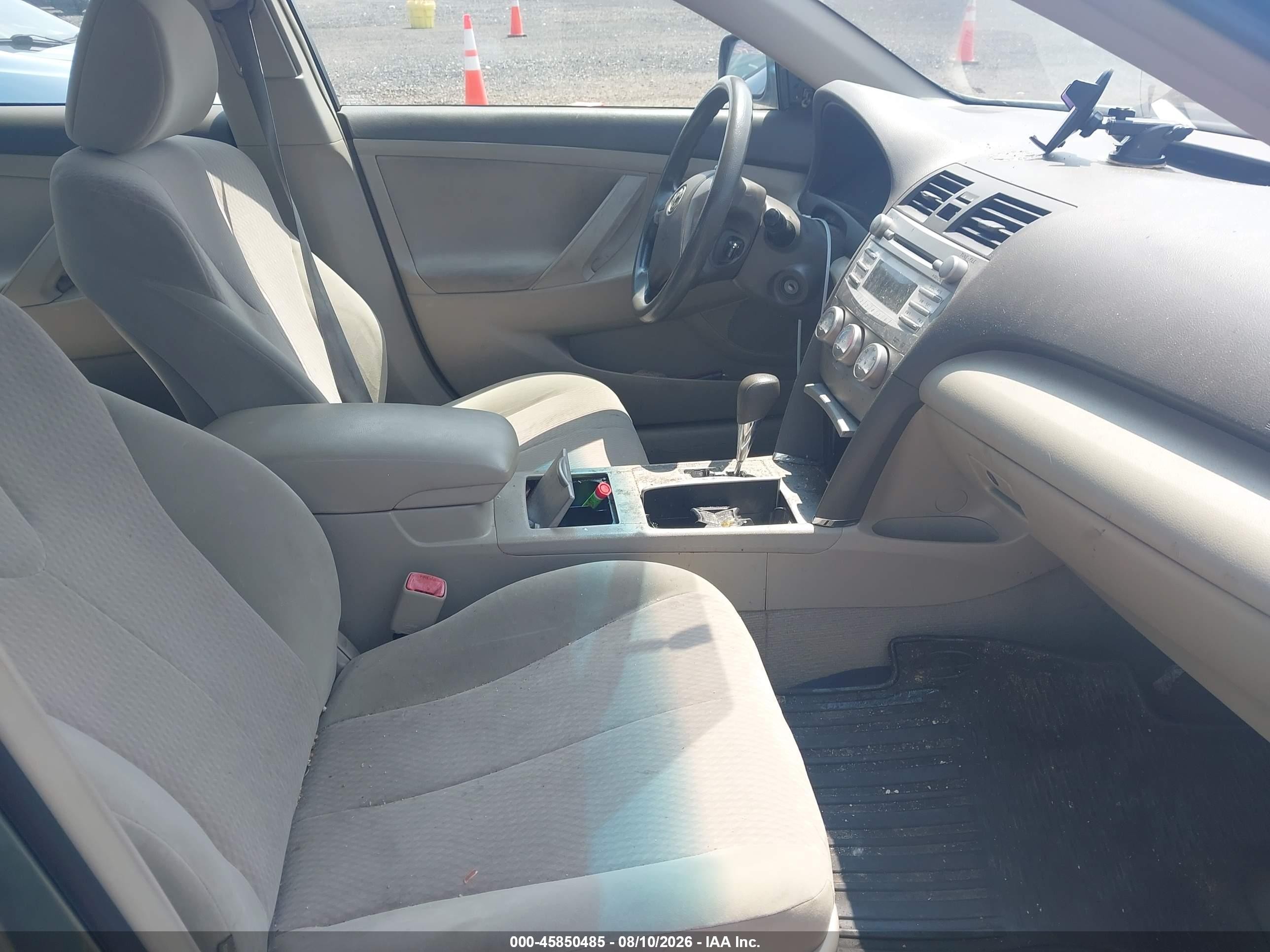2010 Toyota Camry Le Blue vin: 4T4BF3EK7AR076409