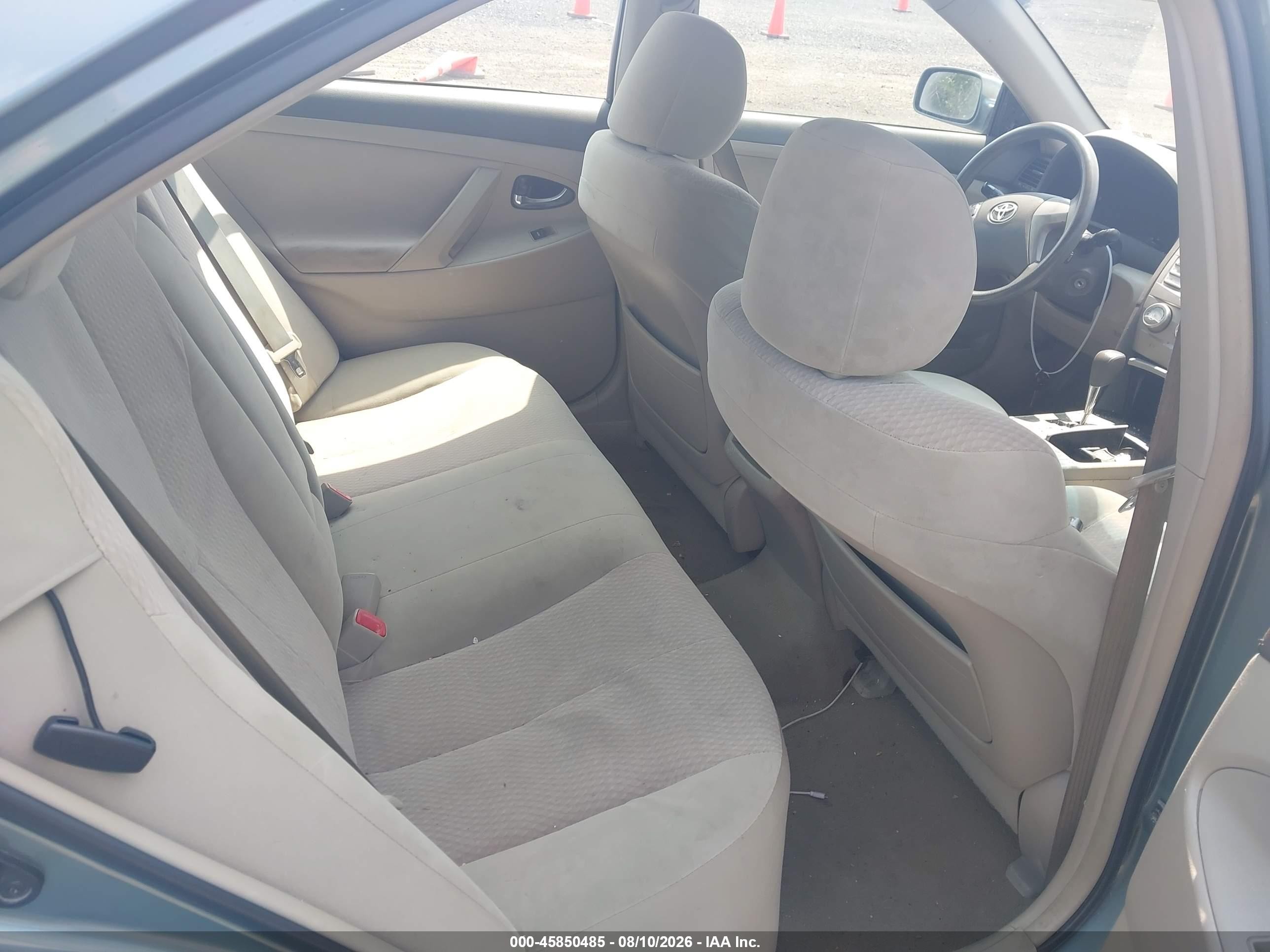 2010 Toyota Camry Le Blue vin: 4T4BF3EK7AR076409