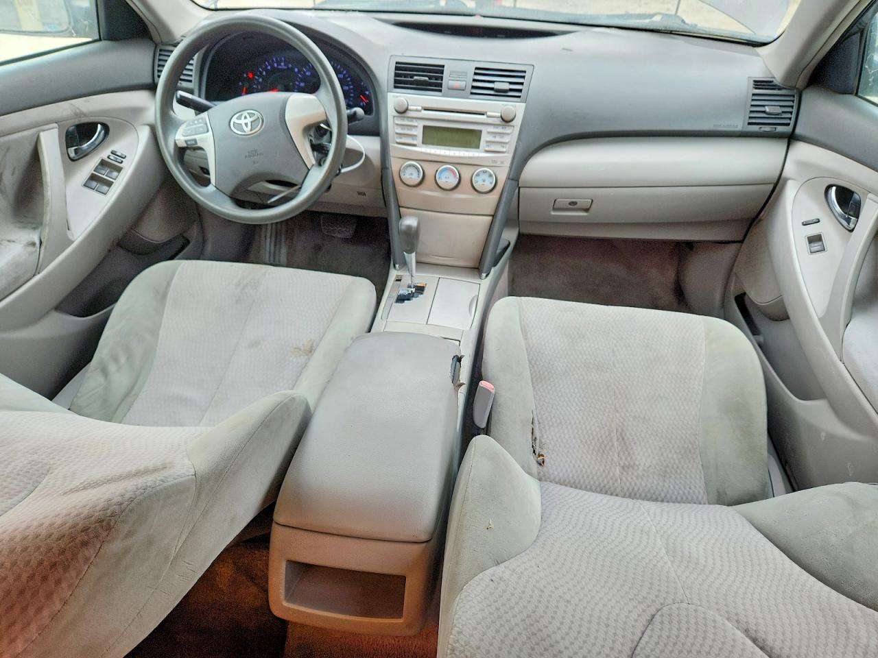 2010 Toyota Camry Le Gray vin: 4T4BF3EK7AR081724