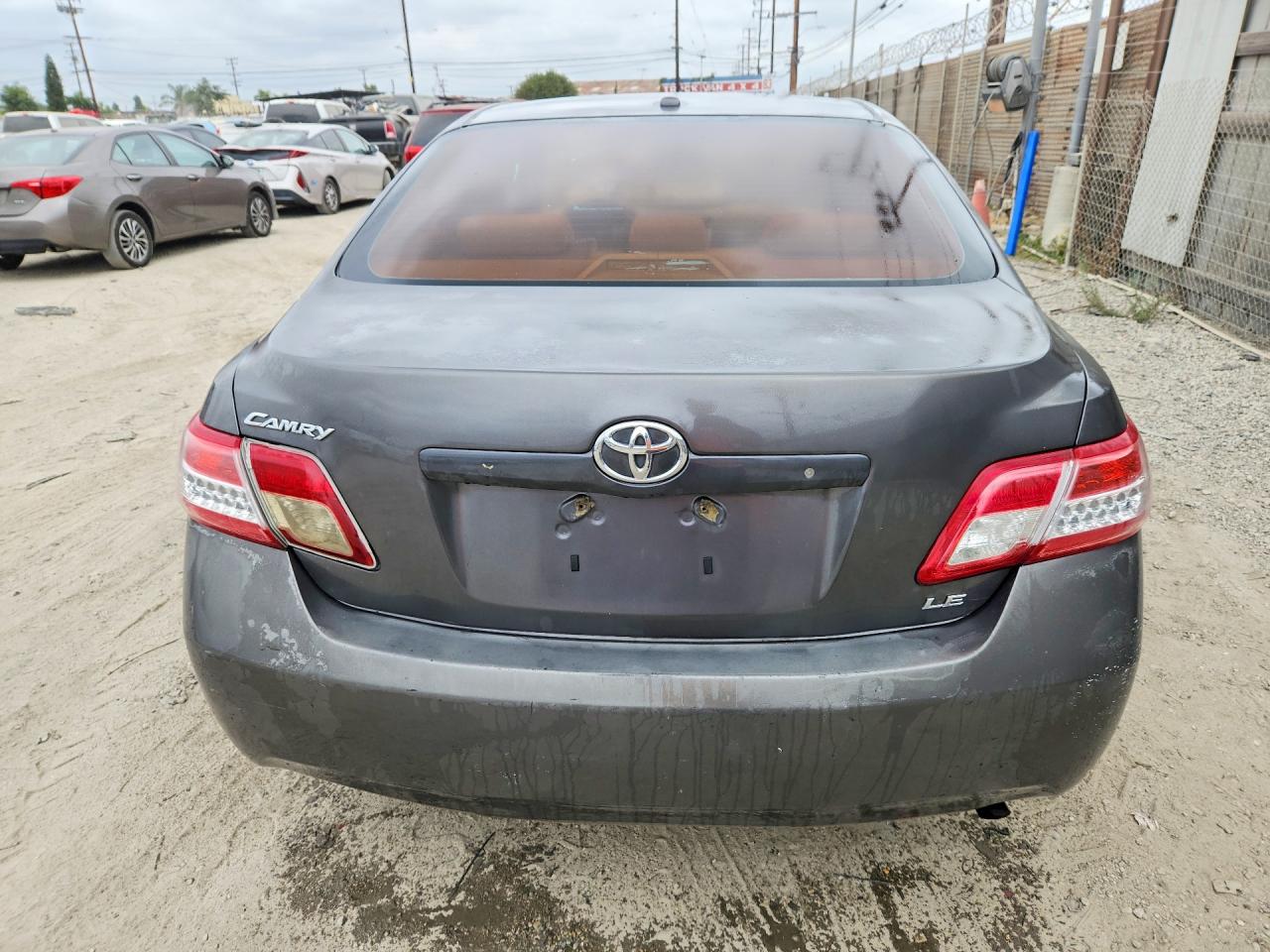 2010 Toyota Camry Le Gray vin: 4T4BF3EK7AR081724
