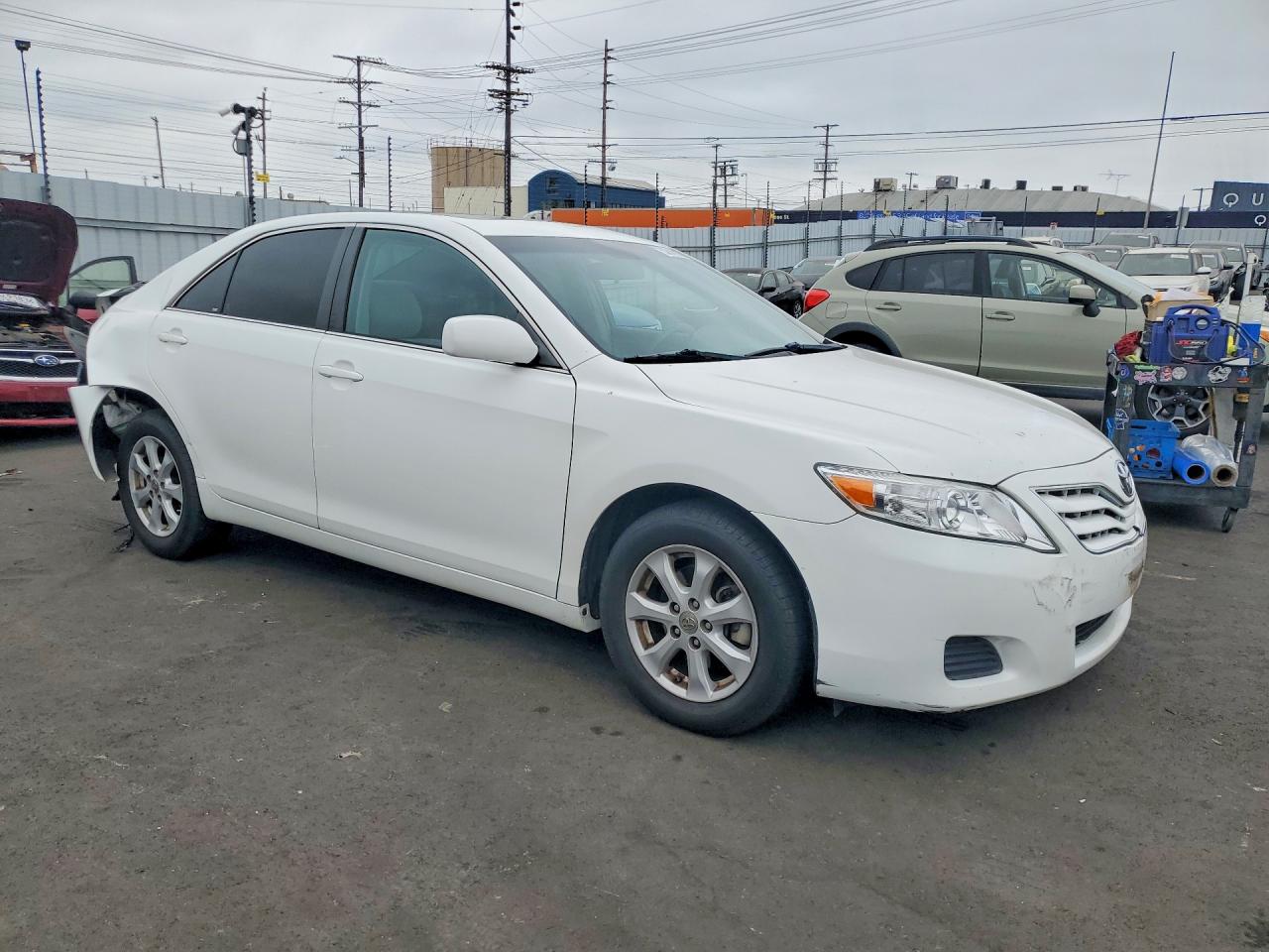 2010 Toyota Camry Le White vin: 4T4BF3EK7AR081948
