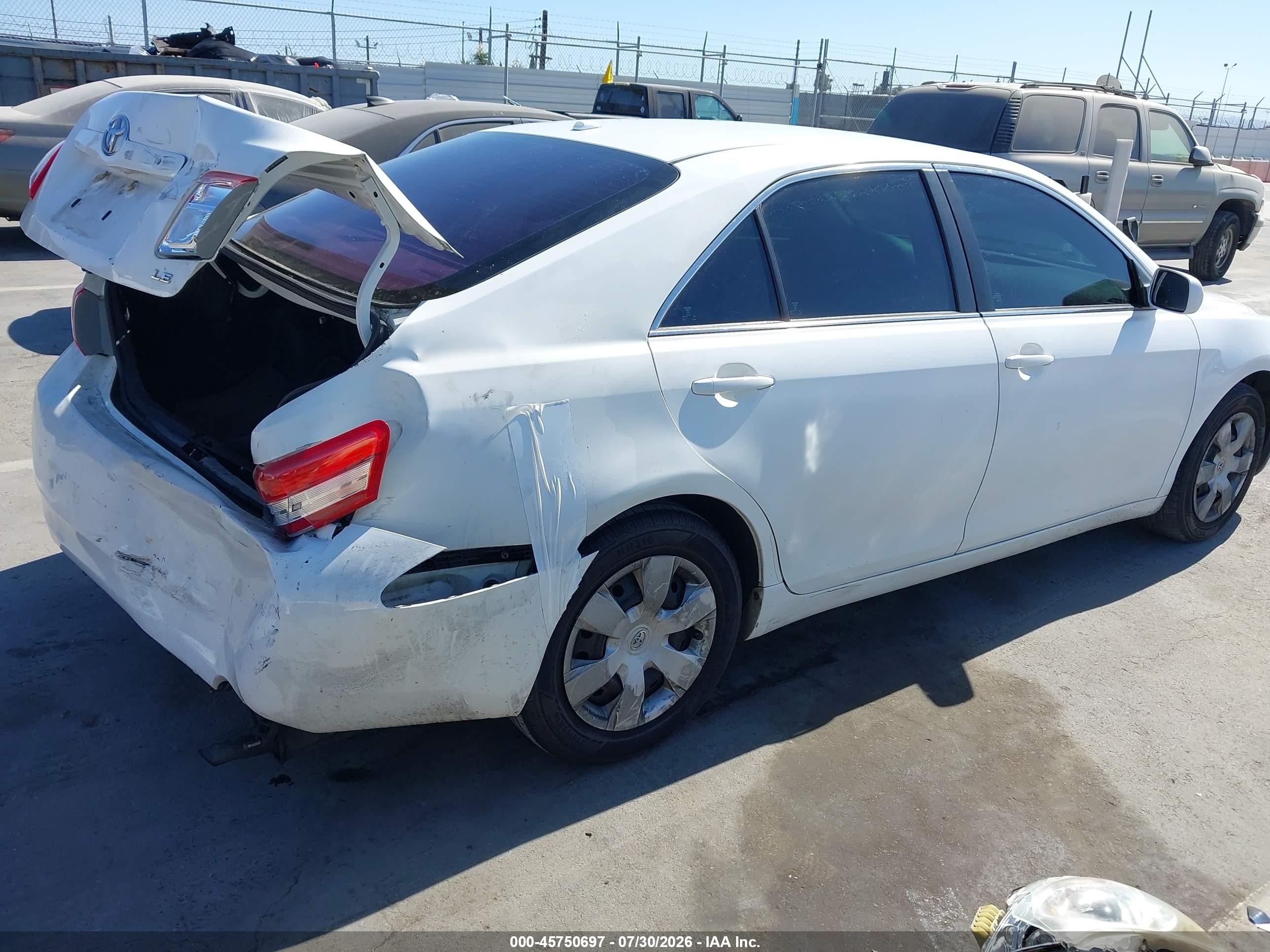 2010 Toyota Camry Le White vin: 4T4BF3EK7AR087071