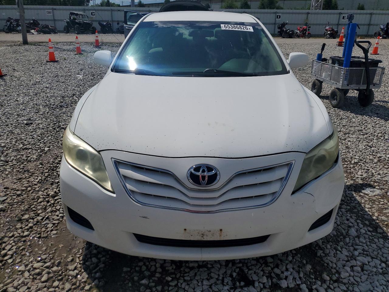 2010 Toyota Camry Le Белый vin: 4T4BF3EK7AR087197