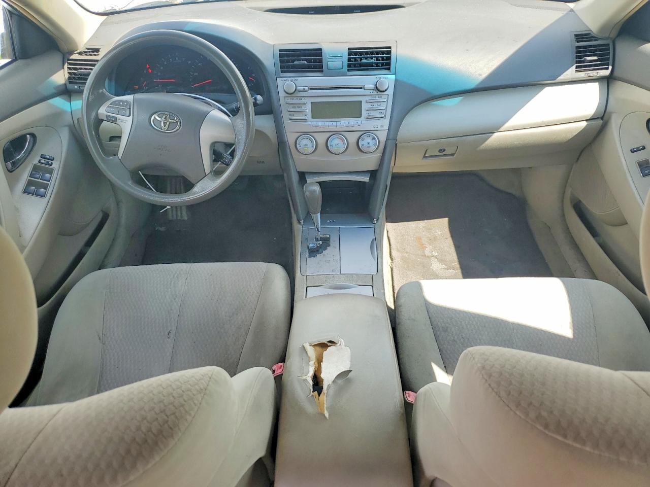 2010 Toyota Camry Le Белый vin: 4T4BF3EK7AR087197