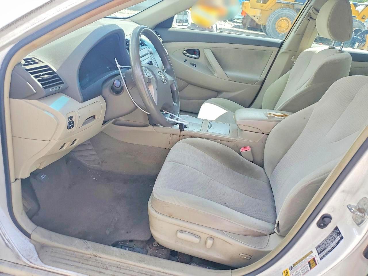 2010 Toyota Camry Le Белый vin: 4T4BF3EK7AR087197