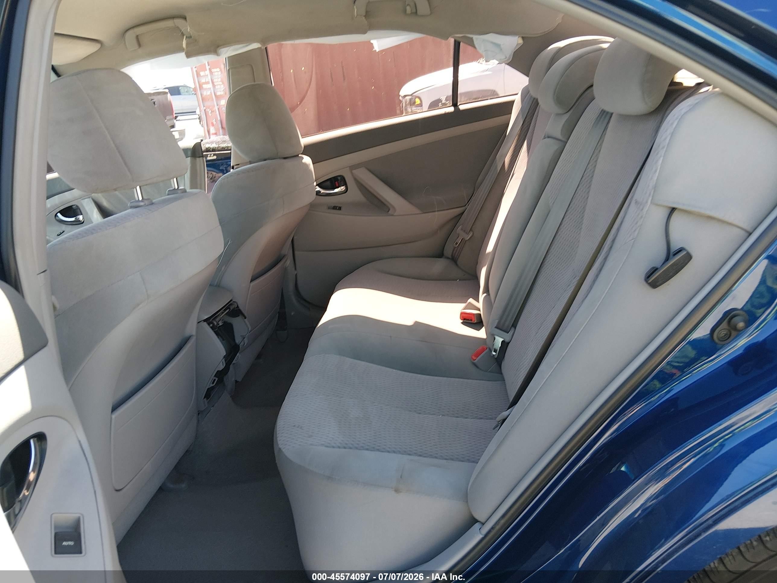 2011 Toyota Camry Le Blue vin: 4T4BF3EK7BR101598