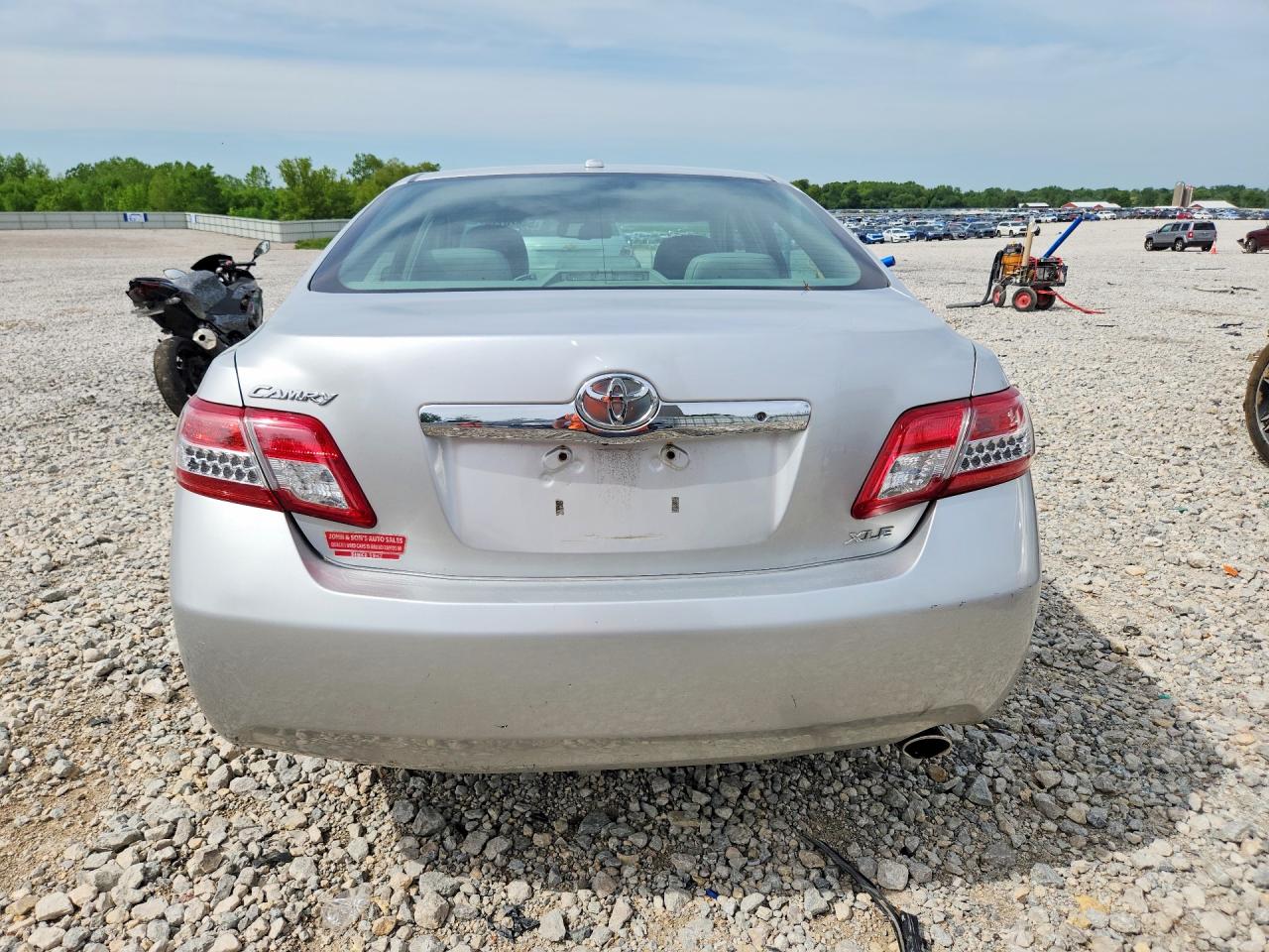 2011 Toyota Camry Xle Silver vin: 4T4BF3EK7BR101634