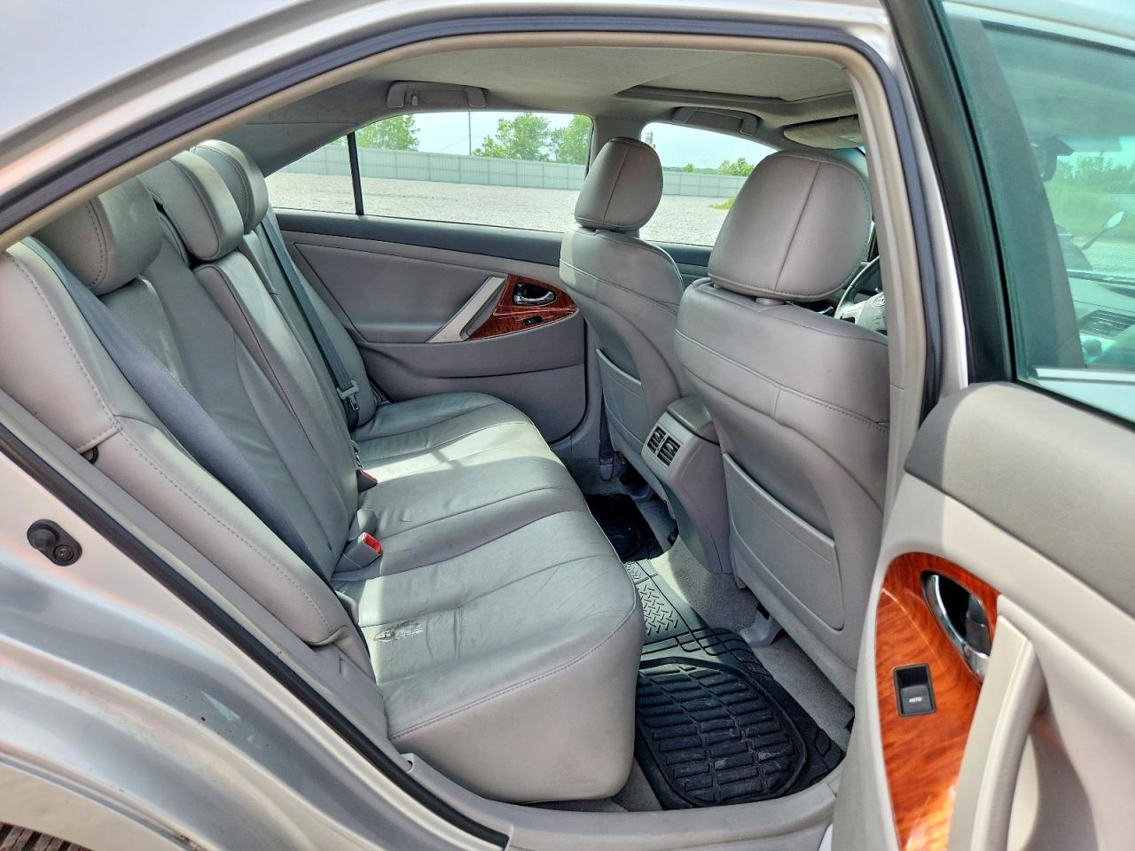 2011 Toyota Camry Xle Silver vin: 4T4BF3EK7BR101634