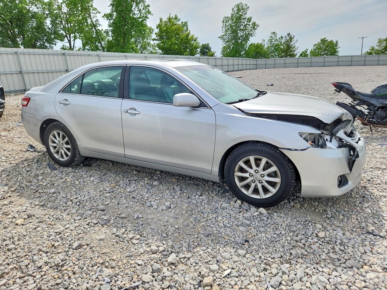 2011 Toyota Camry Xle Silver vin: 4T4BF3EK7BR101634