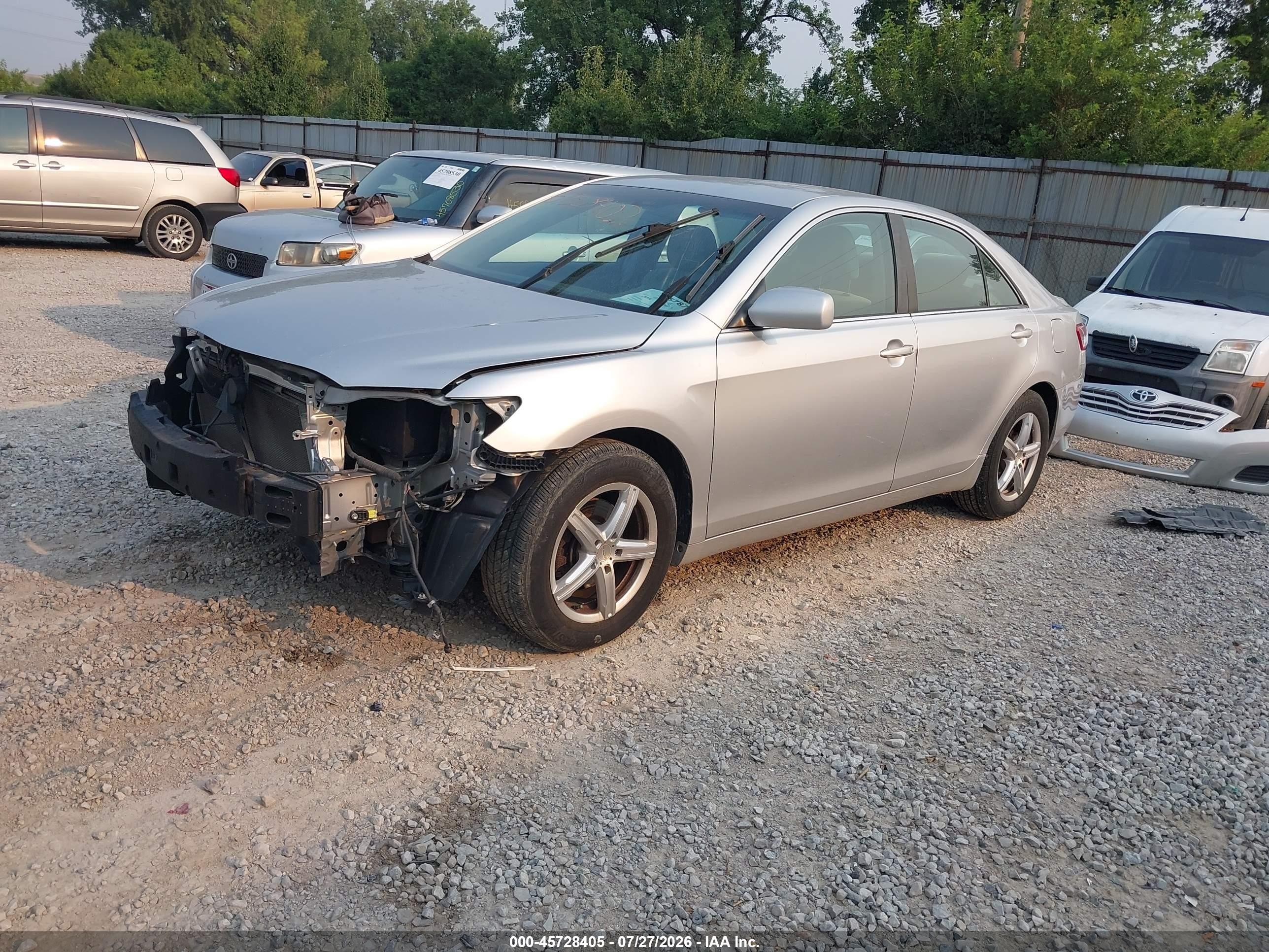 2011 Toyota Camry Le Серебряный vin: 4T4BF3EK7BR103190