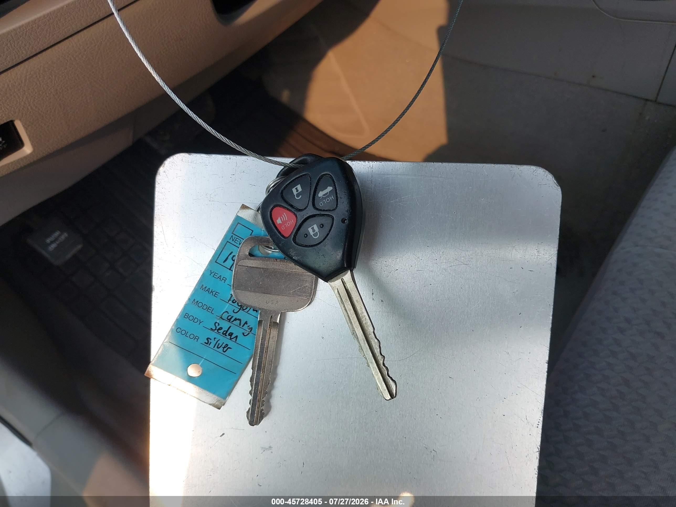 2011 Toyota Camry Le Серебряный vin: 4T4BF3EK7BR103190