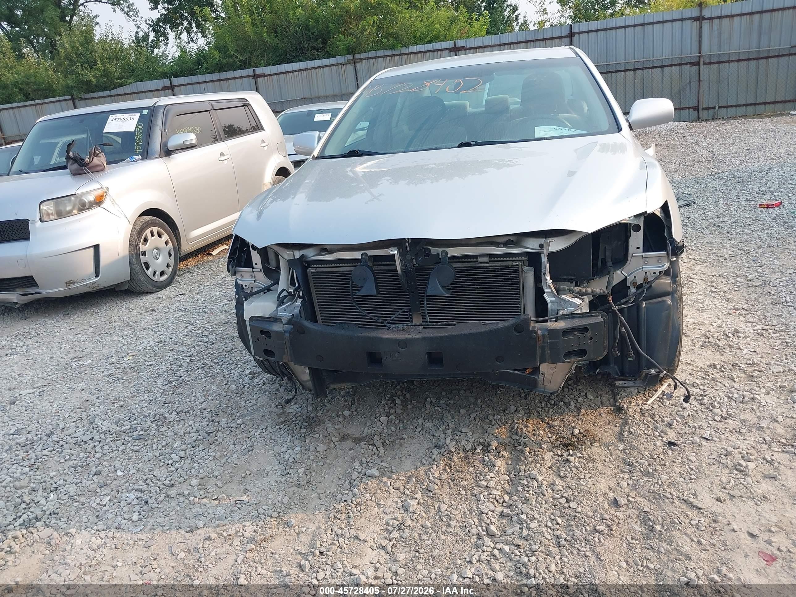 2011 Toyota Camry Le Серебряный vin: 4T4BF3EK7BR103190